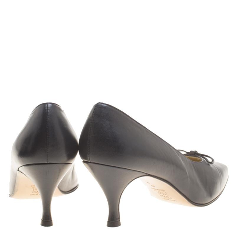 Bottega Black Leather Bow Pumps Size 40 at 1stDibs