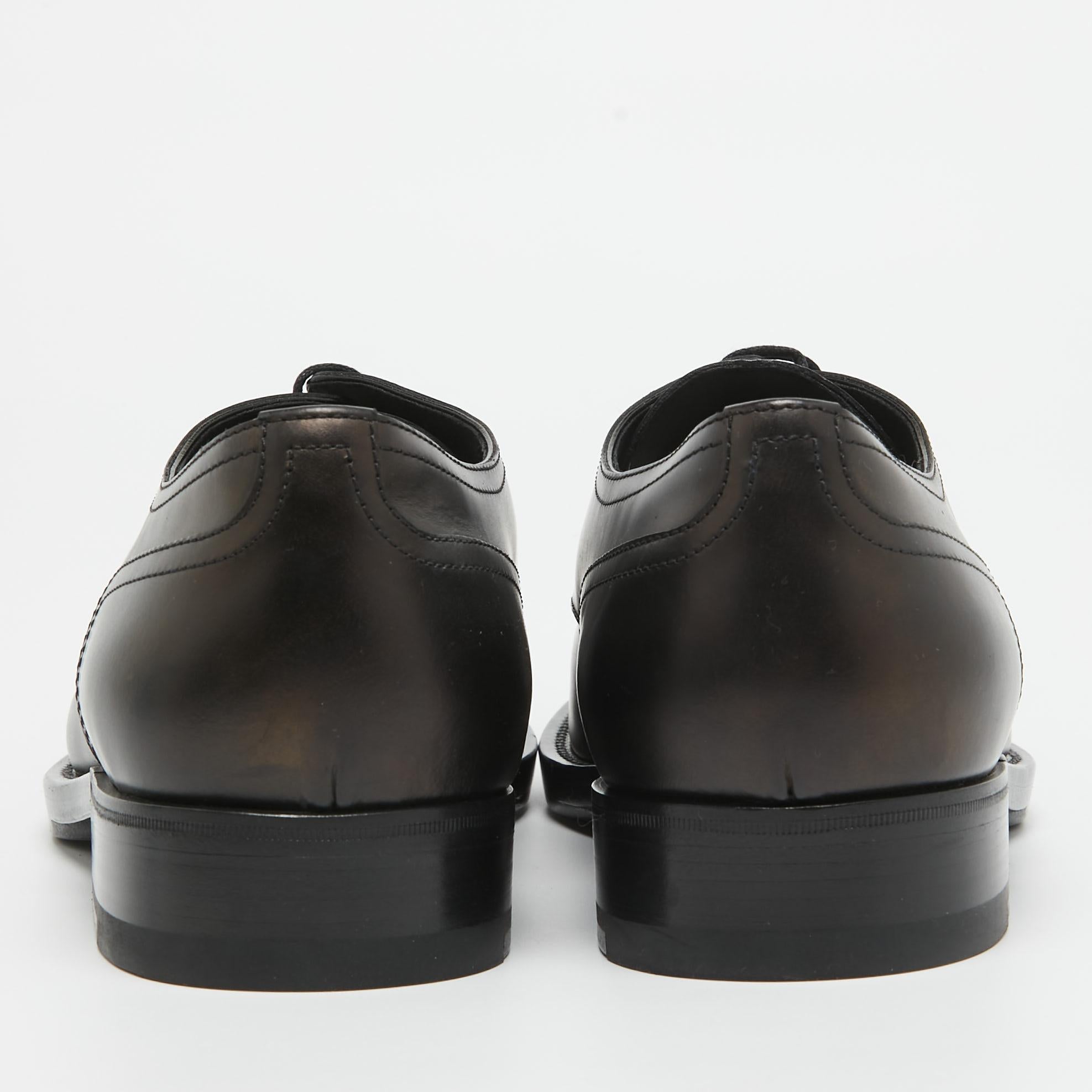 Bottega Veneta Black Leather Buckle Detail Lace Up Derby Size 42 For Sale 2