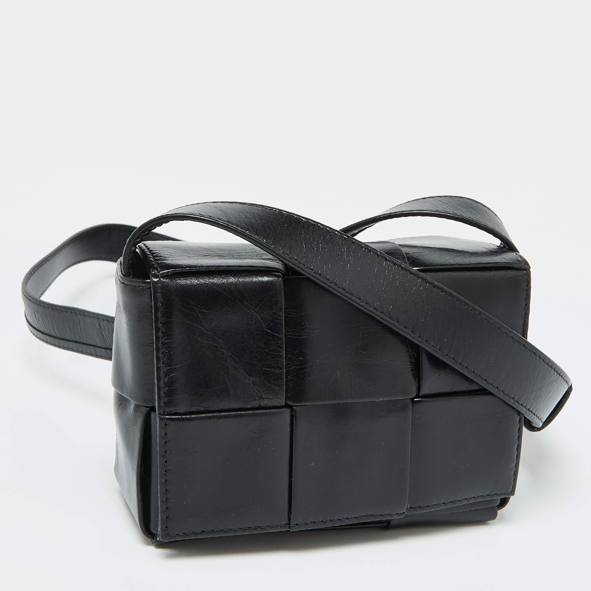 Bottega Veneta Black Leather Cassette Crossbody Bag In Excellent Condition In Dubai, Al Qouz 2