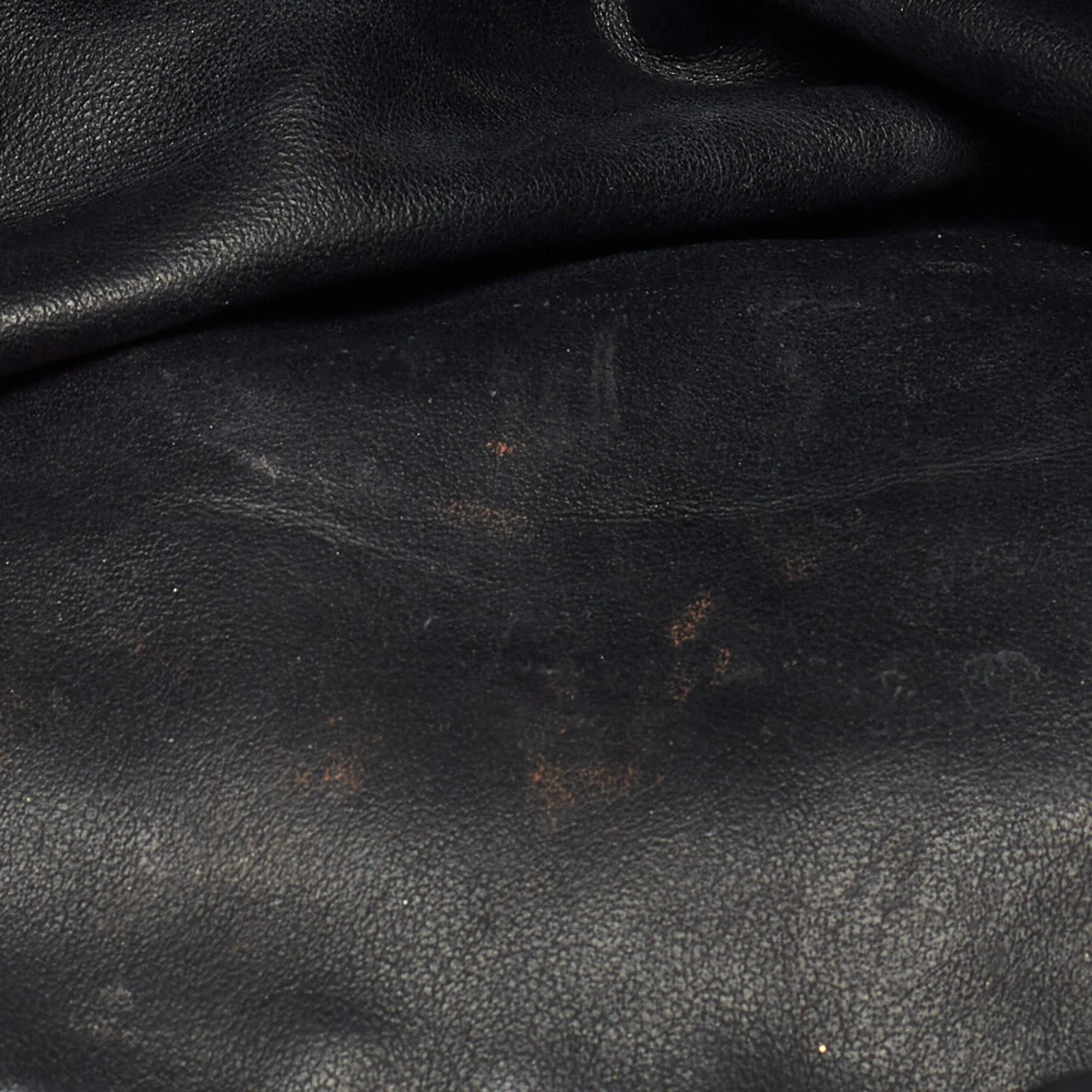Bottega Veneta - Sac à bandoulière en cuir noir avec pochette à chaîne 8