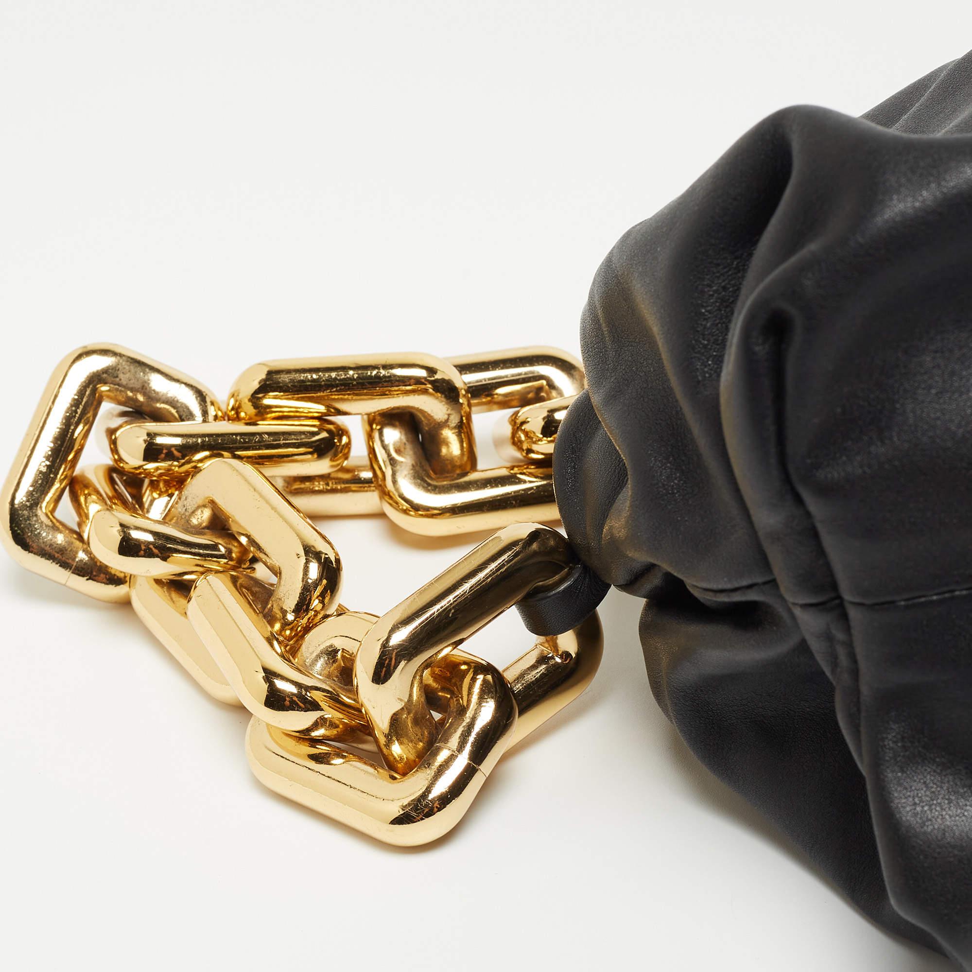 Bottega Veneta Black Leather Chain Pouch Shoulder Bag For Sale 11