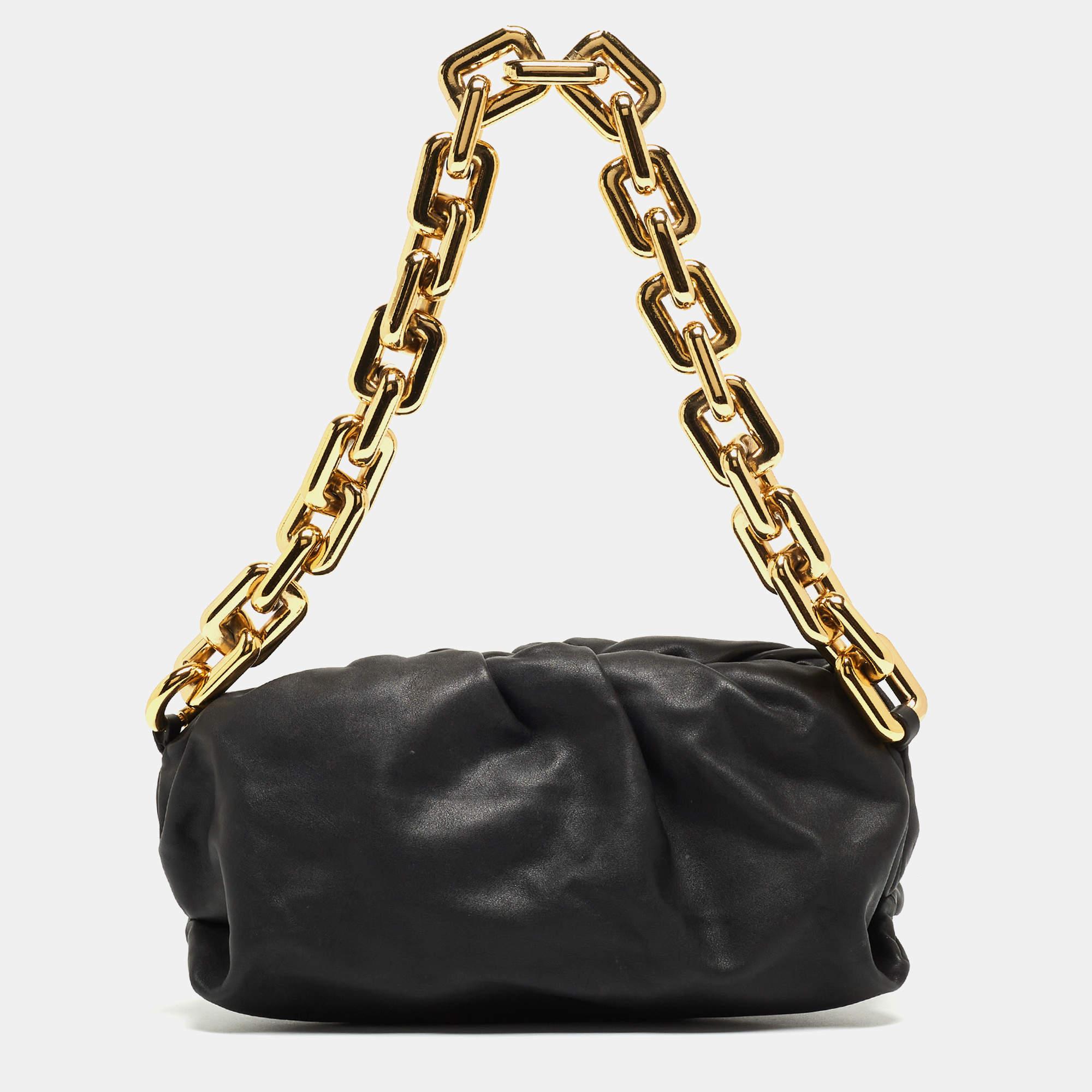 Bottega Veneta Black Leather Chain Pouch Shoulder Bag In Good Condition For Sale In Dubai, Al Qouz 2