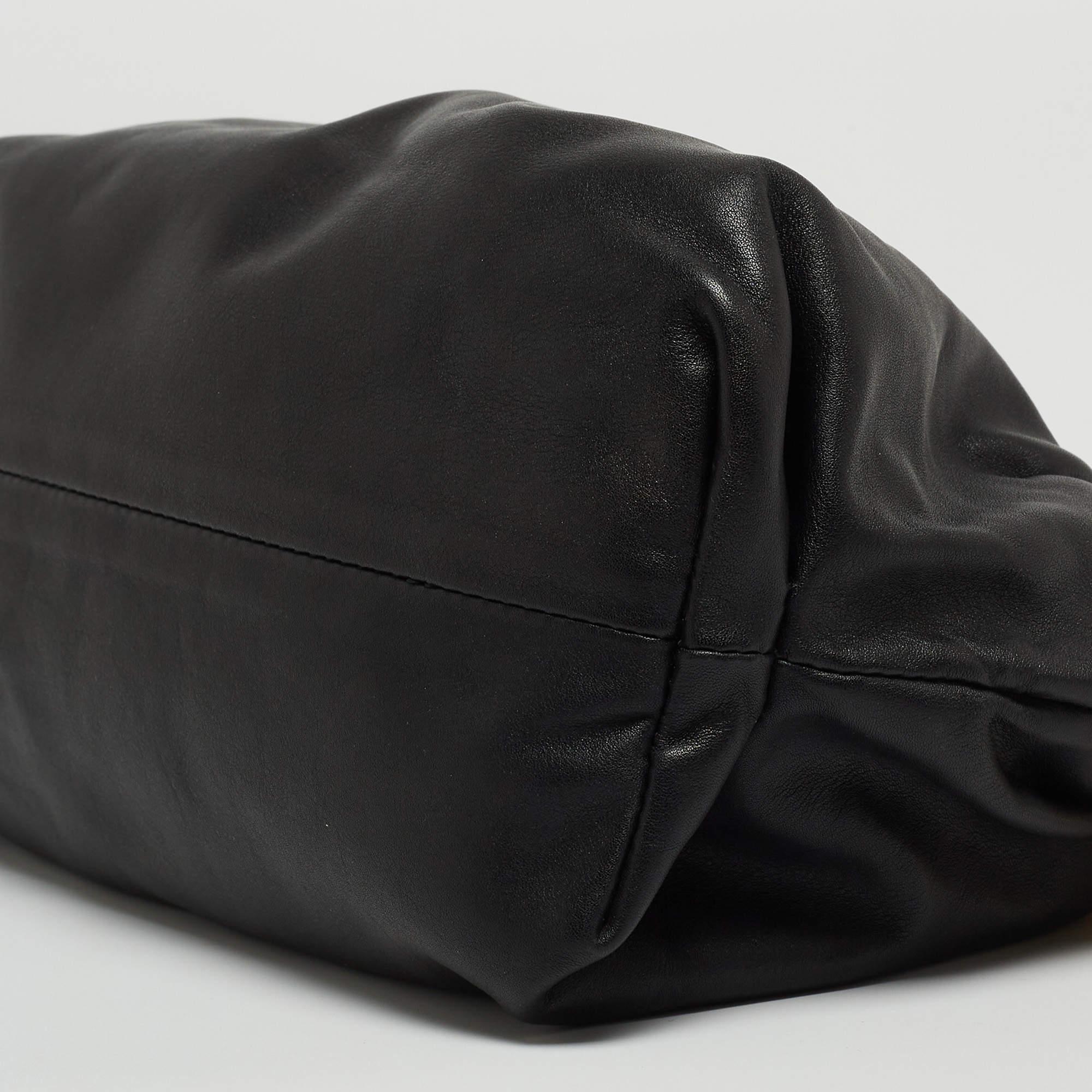 Women's Bottega Veneta Black Leather Chain Pouch Shoulder Bag For Sale