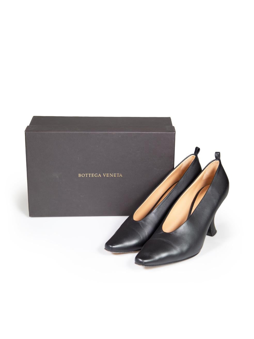 Bottega Veneta Black Leather Cuban Heel Pumps Size IT 40 For Sale 4