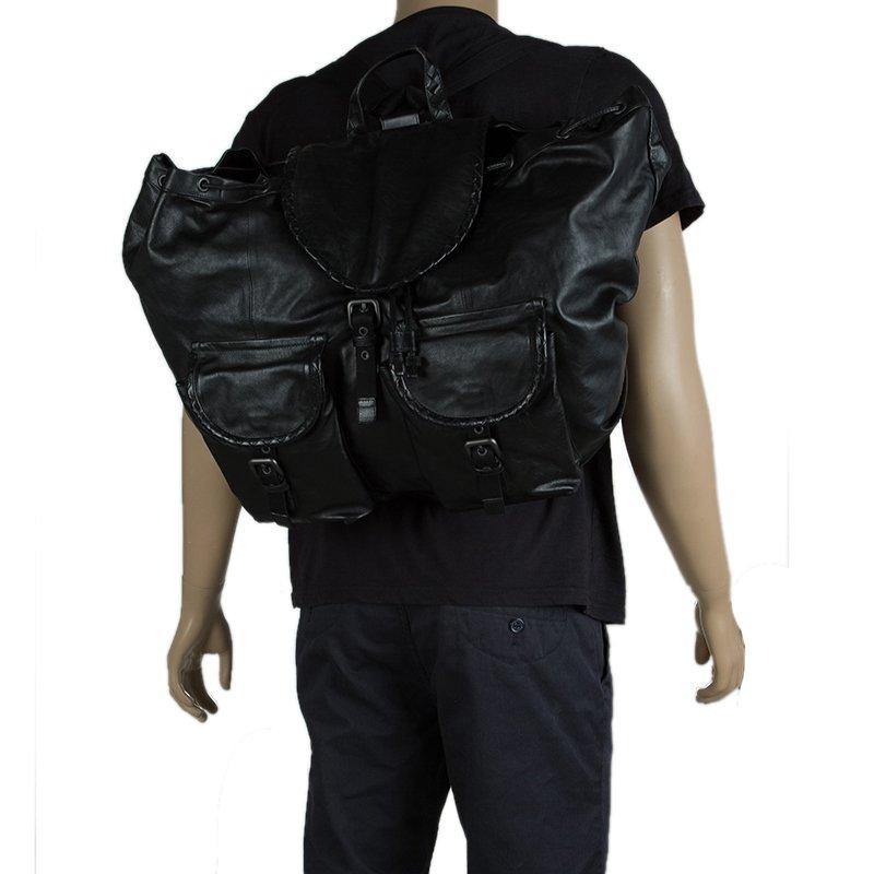 Bottega Veneta Black Leather Drawstring Backpack In New Condition In Dubai, Al Qouz 2
