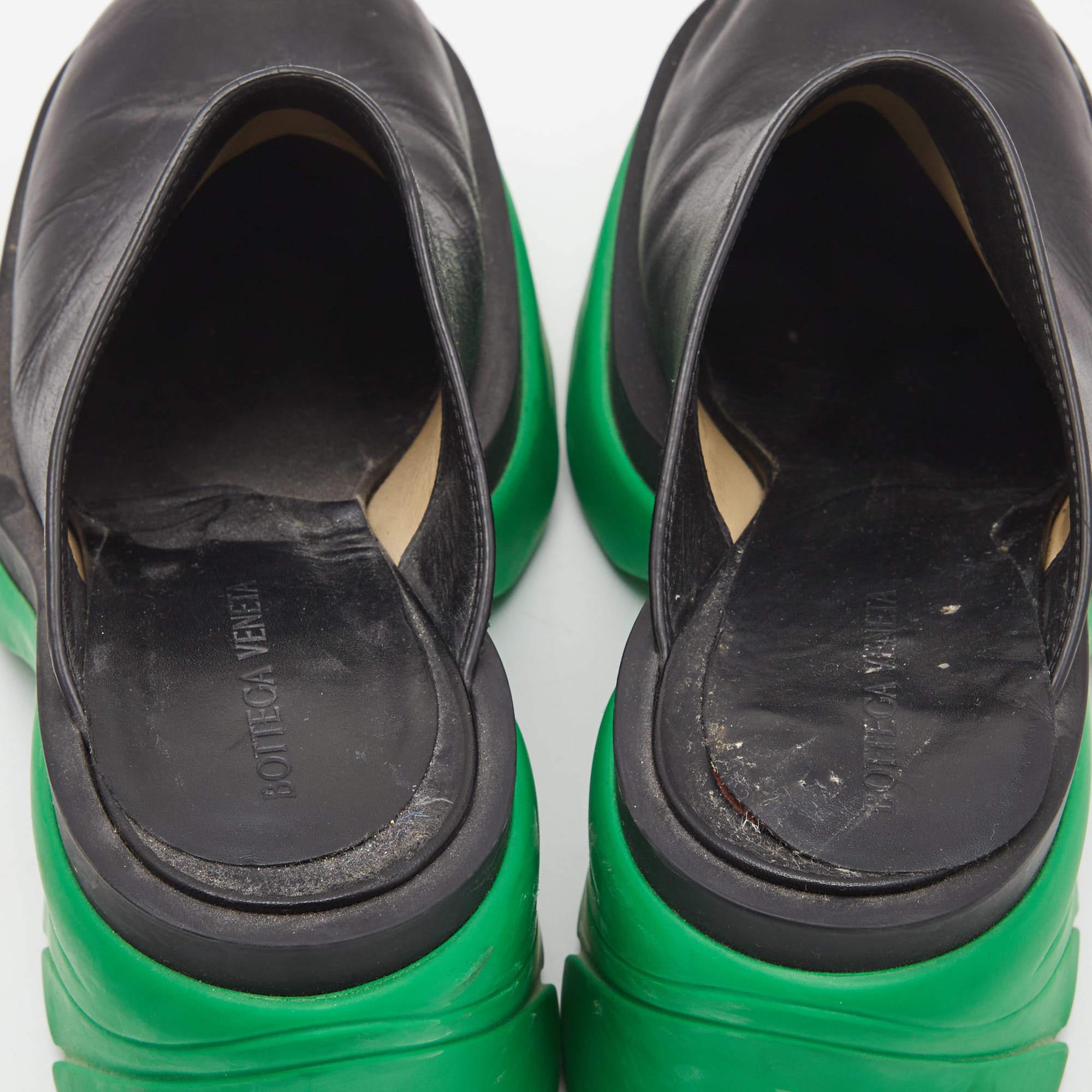 Women's Bottega Veneta Black Leather Flash Mules Size 39