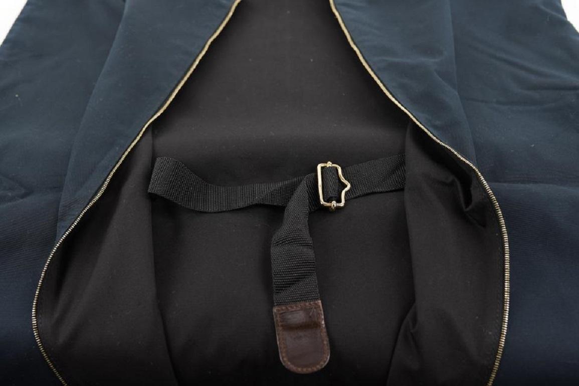 Bottega Veneta Black Leather Garment Cover Travel Bag 235bot211 In Good Condition In Dix hills, NY
