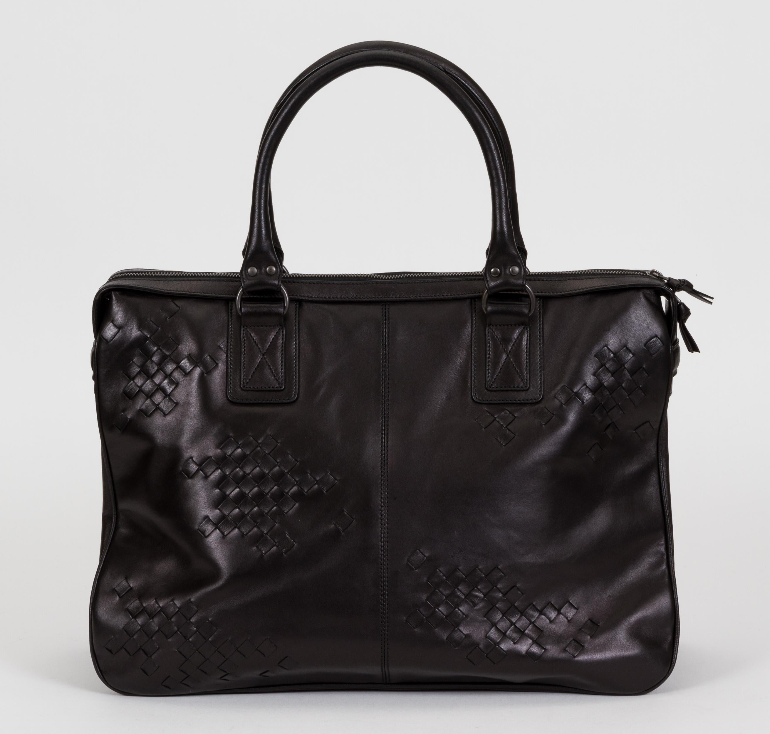 Bottega Veneta Black Leather Handbag In Good Condition For Sale In West Hollywood, CA