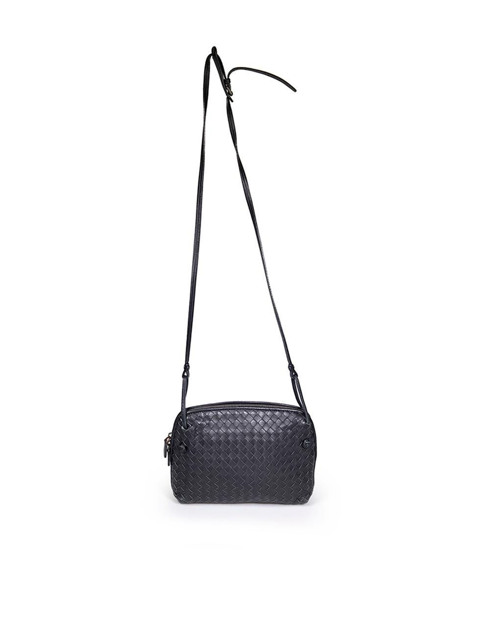 Bottega Veneta Black Leather Intercciato Bag In Good Condition In London, GB