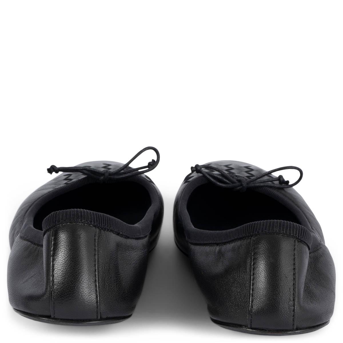 BOTTEGA VENETA black leather INTRECCIATO Ballet Flats Shoes 38.5 In Excellent Condition In Zürich, CH