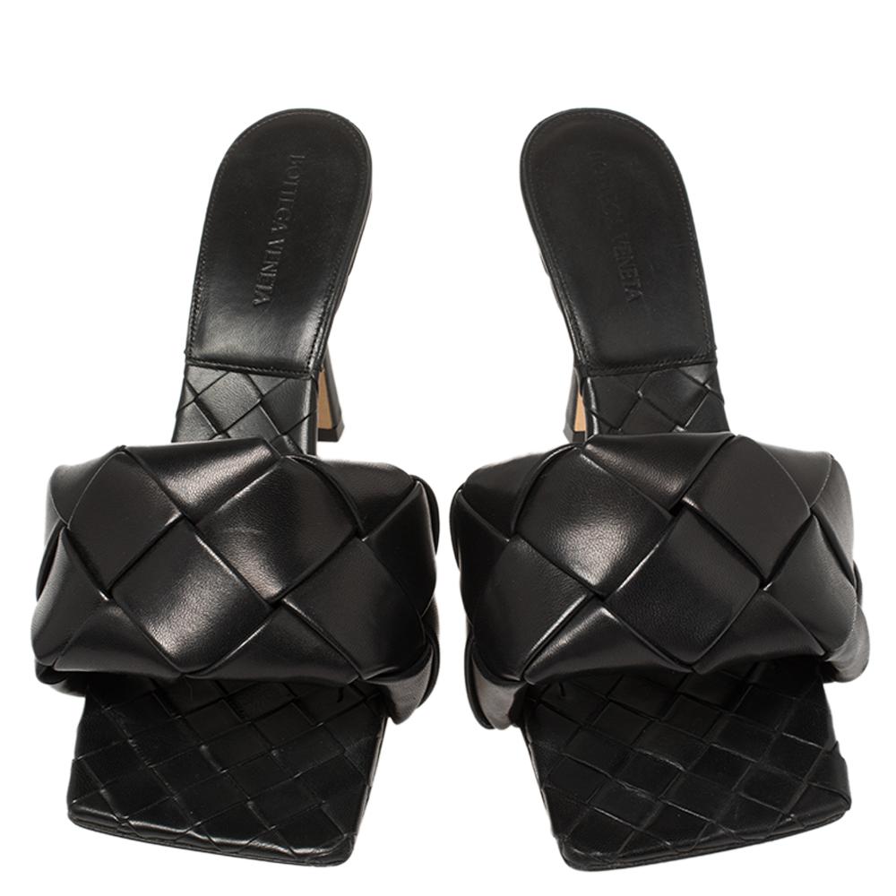 One of the most hot-selling designs, the Bottega Veneta Lido sandals, adorn the feet of top celebrities and influencers. These beauties have been crafted from black leather in the label’s signature Intrecciato weave, then set on 11cm heels. Style