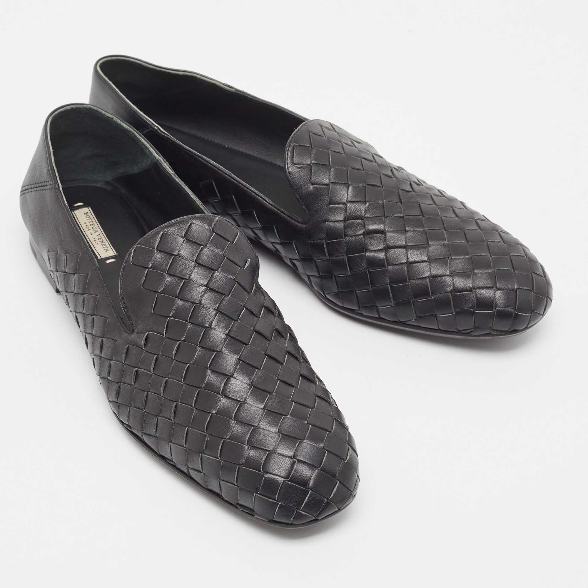 Bottega Veneta Black Leather Intrecciato Loafers Size 38 In Excellent Condition In Dubai, Al Qouz 2