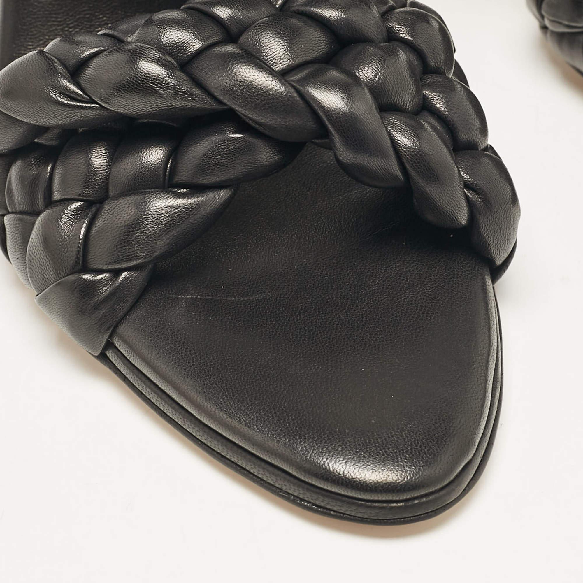 Bottega Veneta Black Leather Intrecciato Slide Sandals Size 38.5 For Sale 3