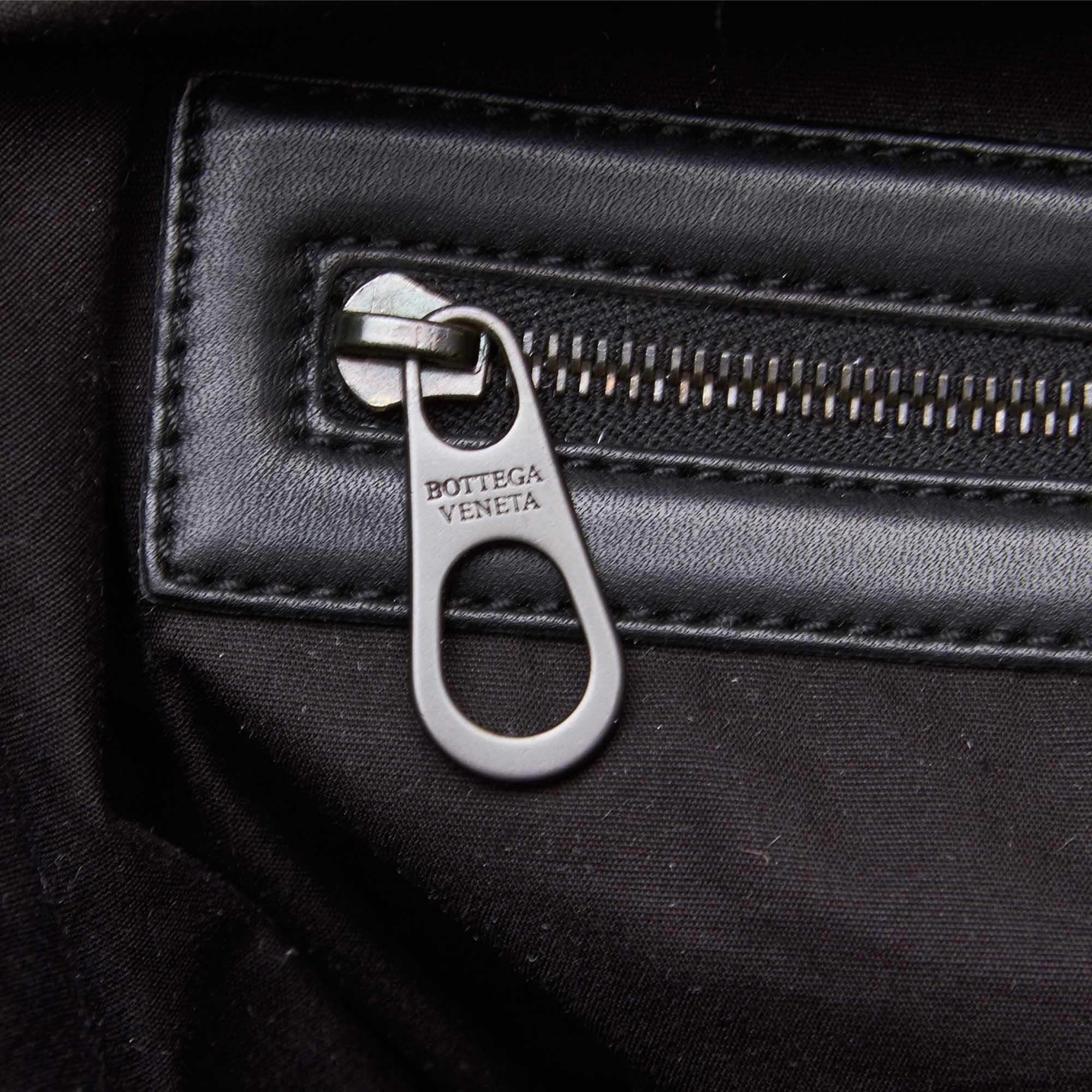 Bottega Veneta Black  Leather Intrecciato Weekender Italy w/ Dust Bag For Sale 5