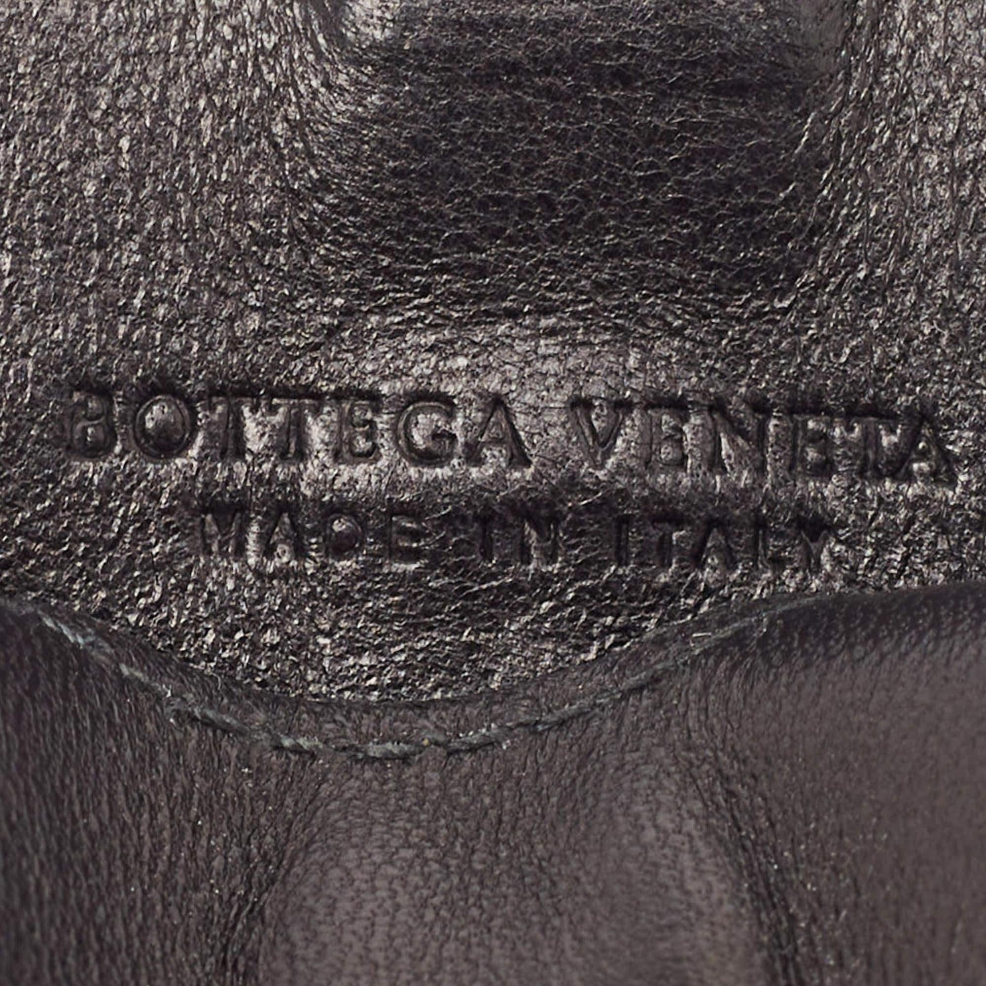 Custodia per iPod Nano in pelle nera Bottega Veneta In condizioni buone in vendita a Dubai, Al Qouz 2