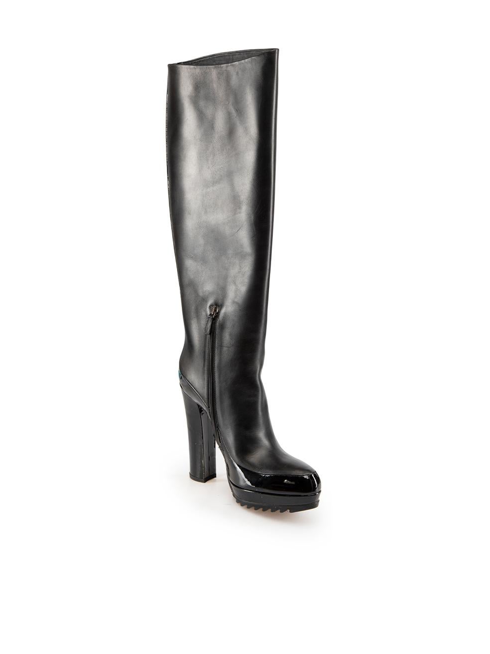 CONDITION is Very good. Minimal wear to boots is evident. Minimal wear to both sides of both boot legs with scratches to the leather on this used Bottega Veneta designer resale item.
 
 Details
 Black
 Leather
 Knee high boots
 Point toe
 Platform
