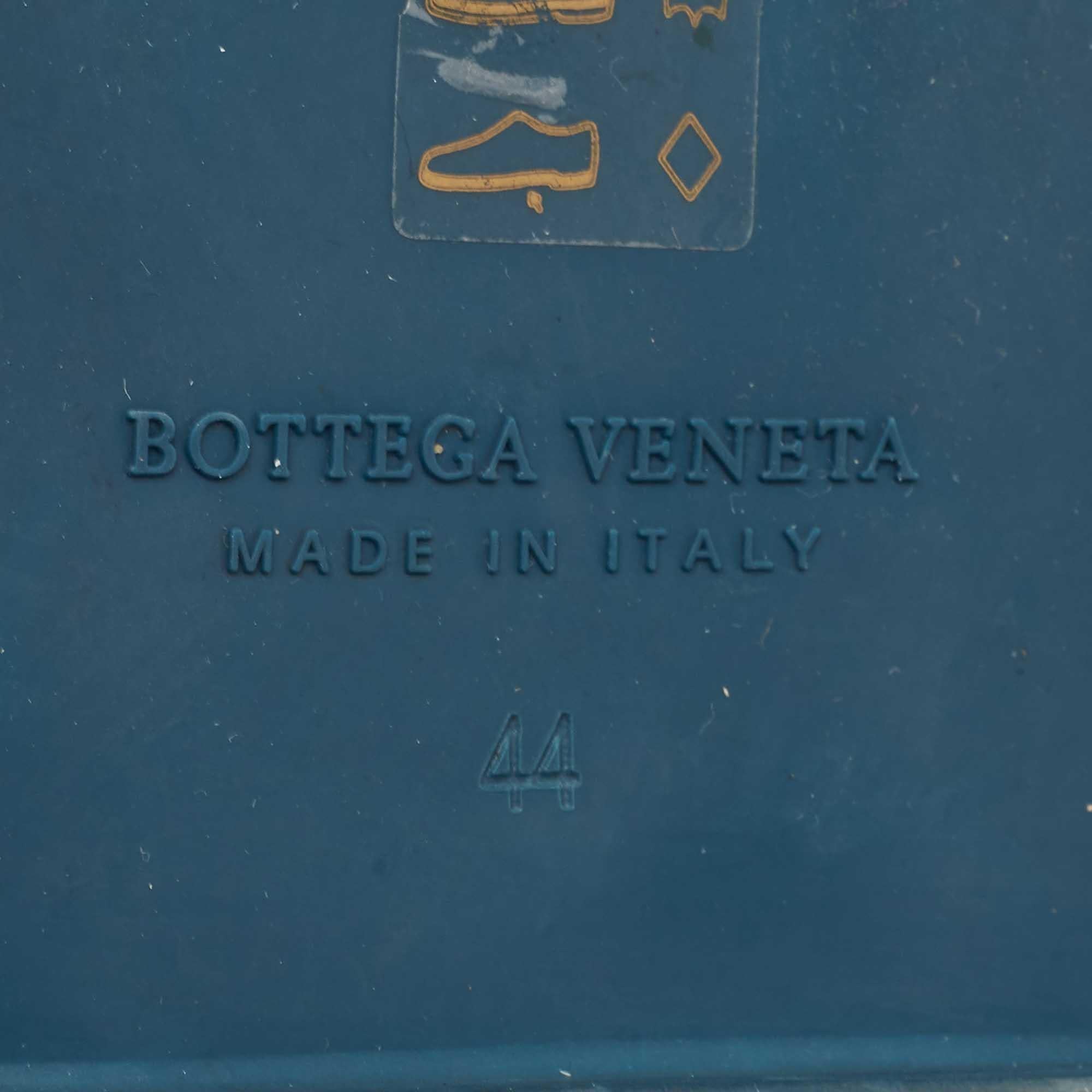 Bottega Veneta Derby in pelle nera con lacci taglia 44 in vendita 2