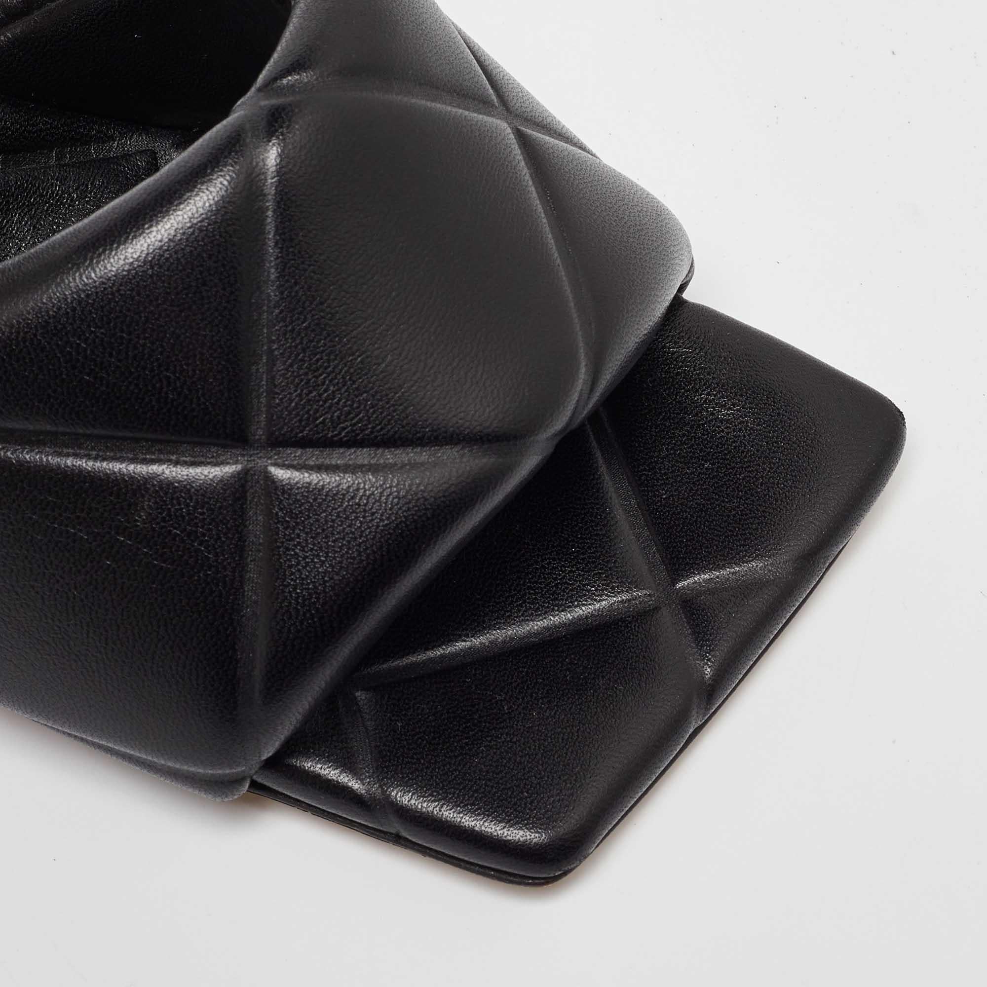Bottega Veneta - Sandales à glissière en cuir noir, taille 40 en vente 2