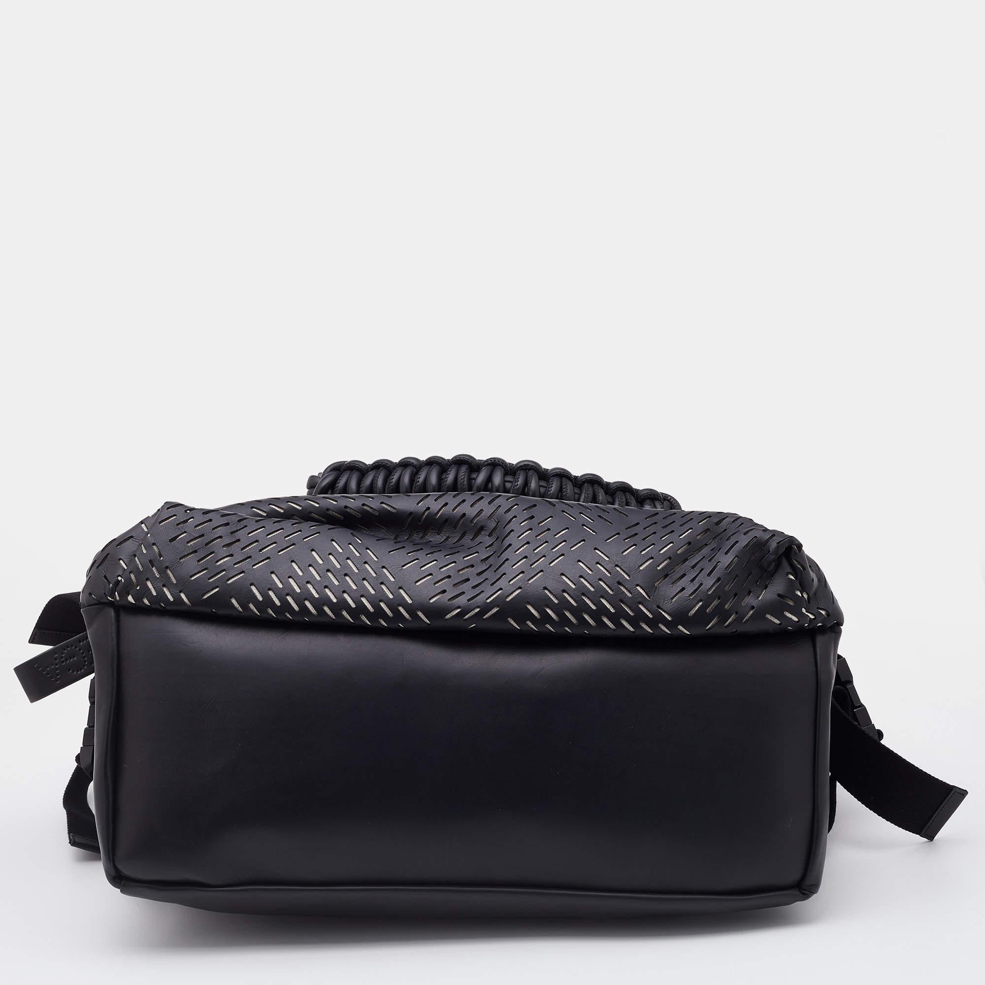 Bottega Veneta Black Leather Messenger Bag 1