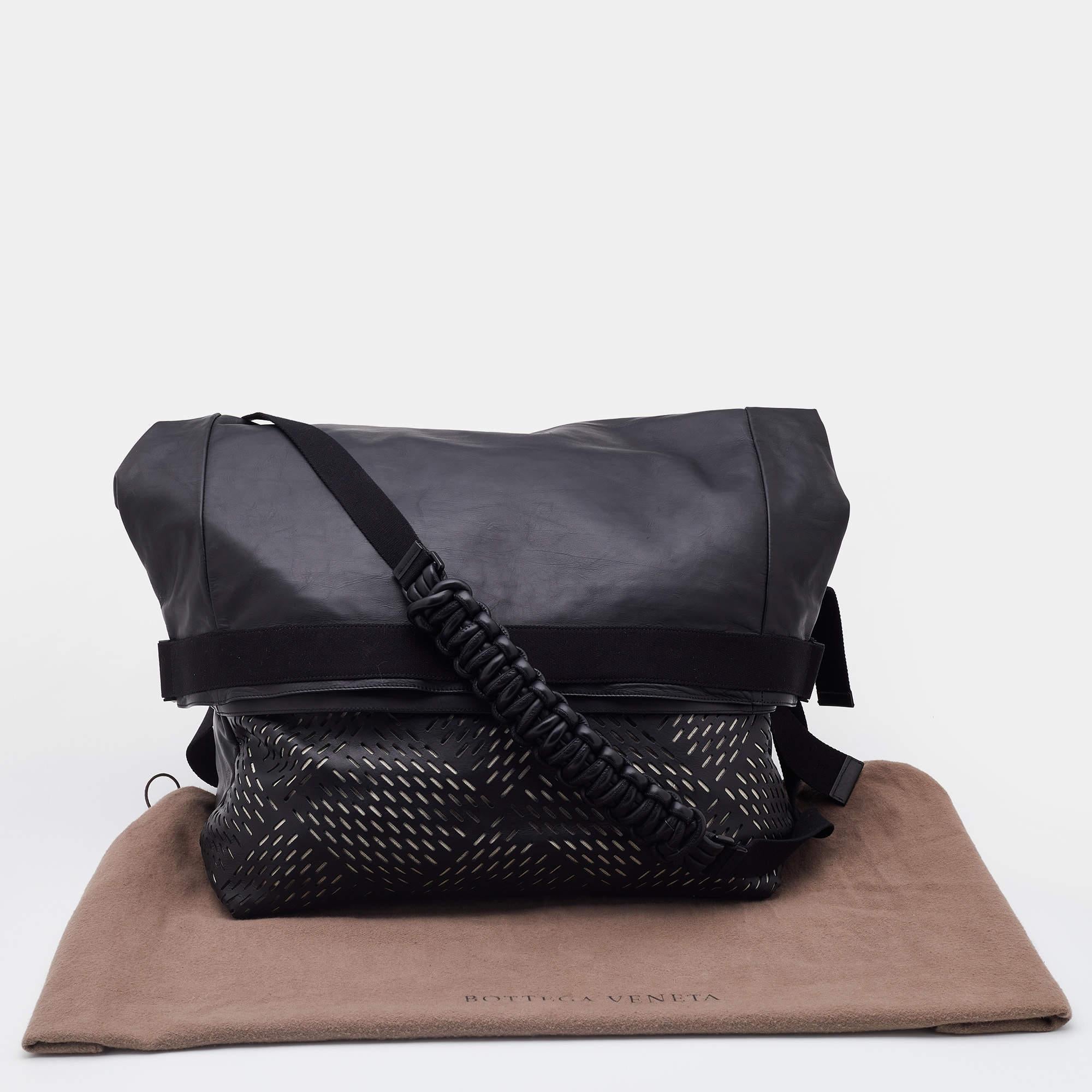 Bottega Veneta Black Leather Messenger Bag 5