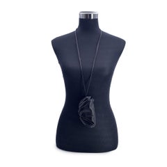 Bottega Veneta Schwarzes Leder Micro Pouch Accessoire oder Halskette aus Leder