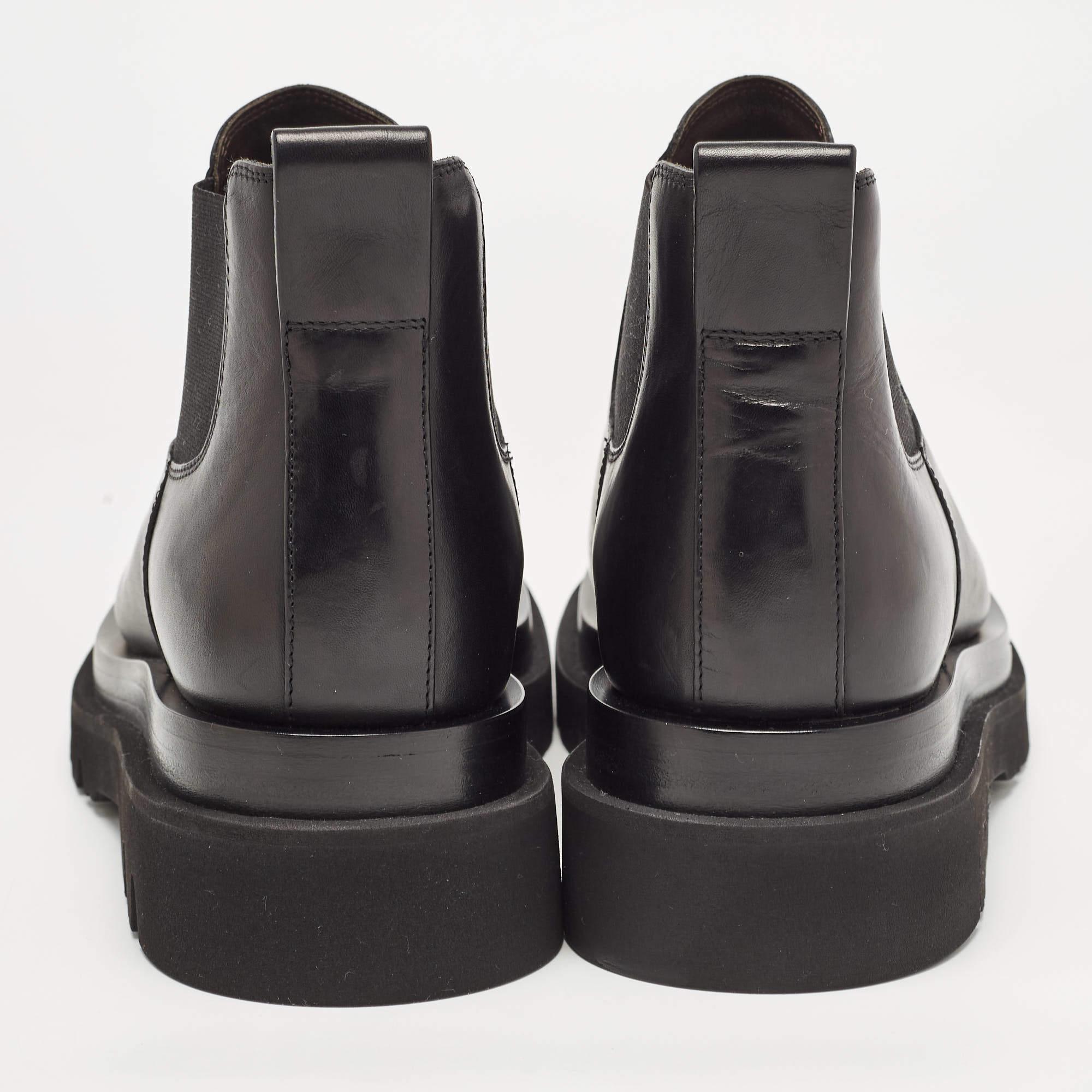 Bottega Veneta Black Leather Platform Chelsea Boots Size 41 In Excellent Condition In Dubai, Al Qouz 2