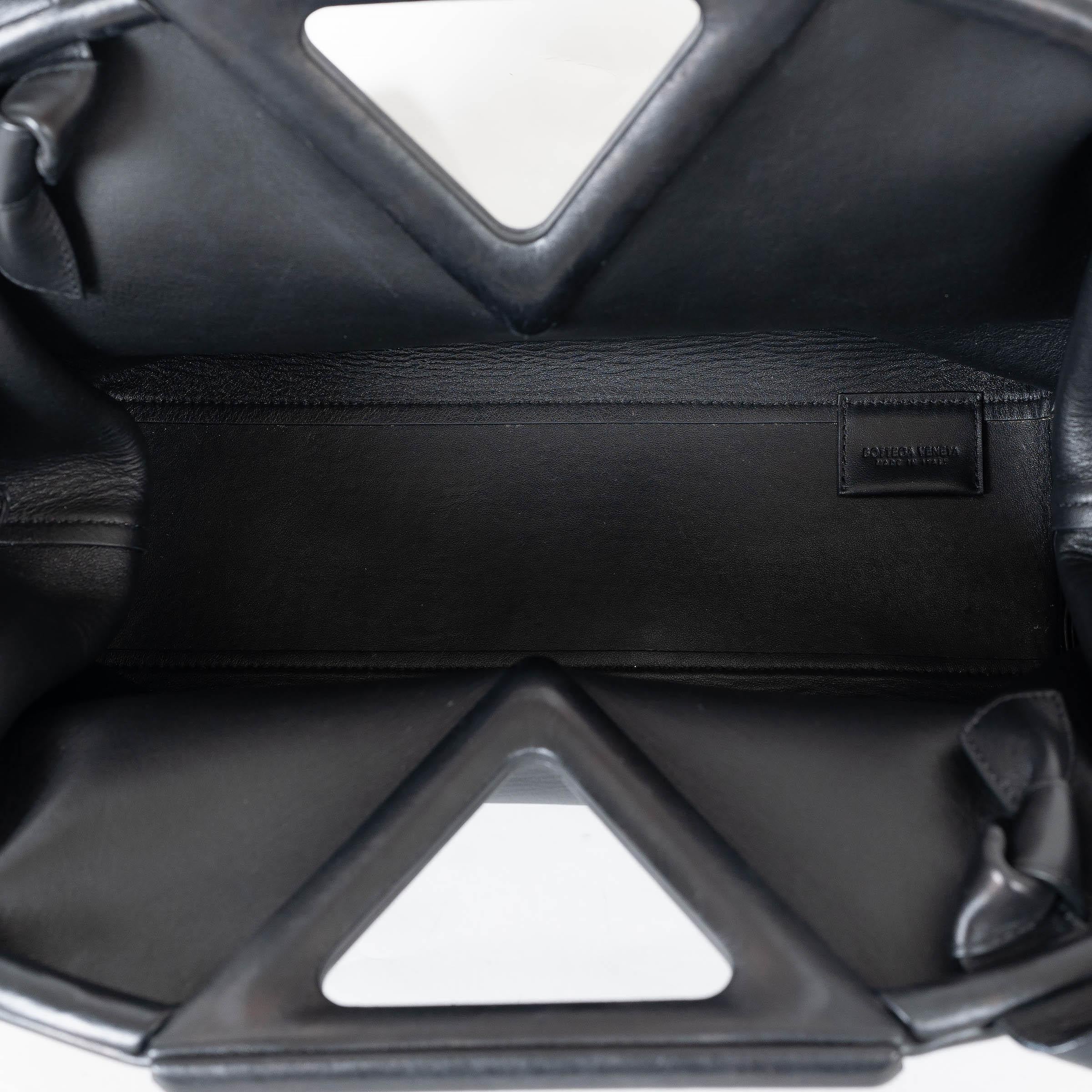 De las mujeres Bolso BOTTEGA VENETA de cuero negro POINT MEDIUM TOP HANDLE en venta