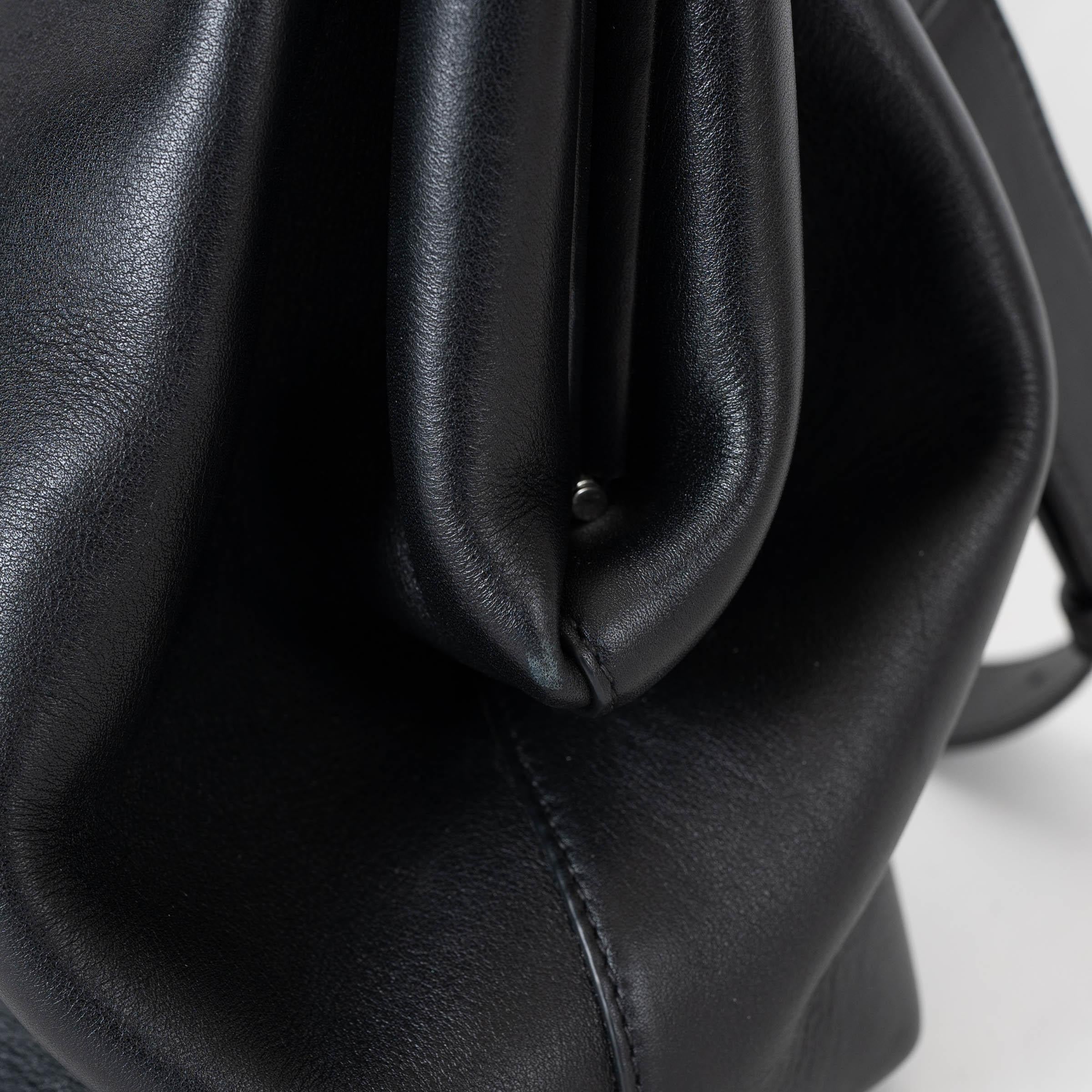 Bolso BOTTEGA VENETA de cuero negro POINT MEDIUM TOP HANDLE en venta 2