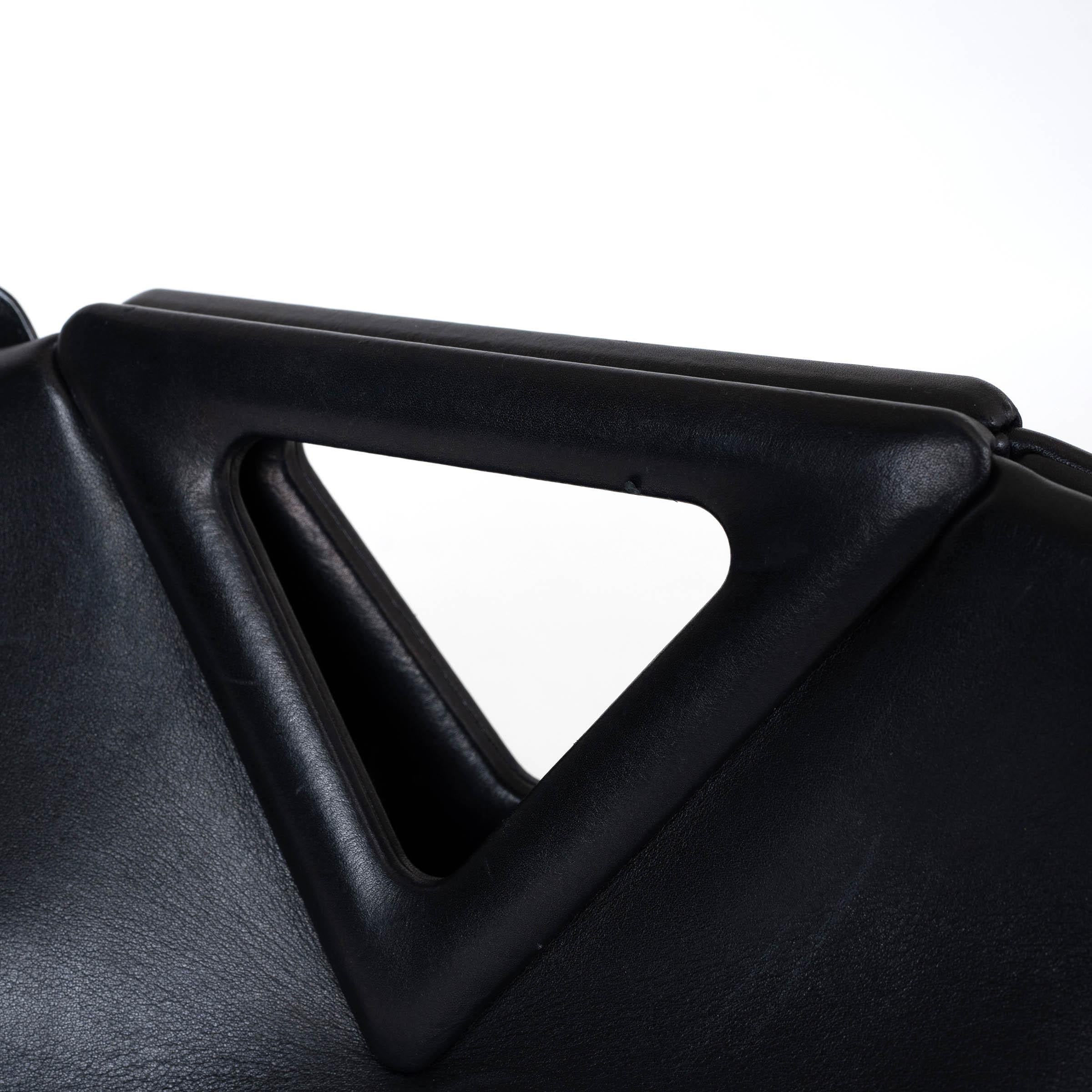Bolso BOTTEGA VENETA de cuero negro POINT MEDIUM TOP HANDLE en venta 4