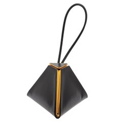 Bottega Veneta Schwarze Leder Pyramiden Clutch Tasche