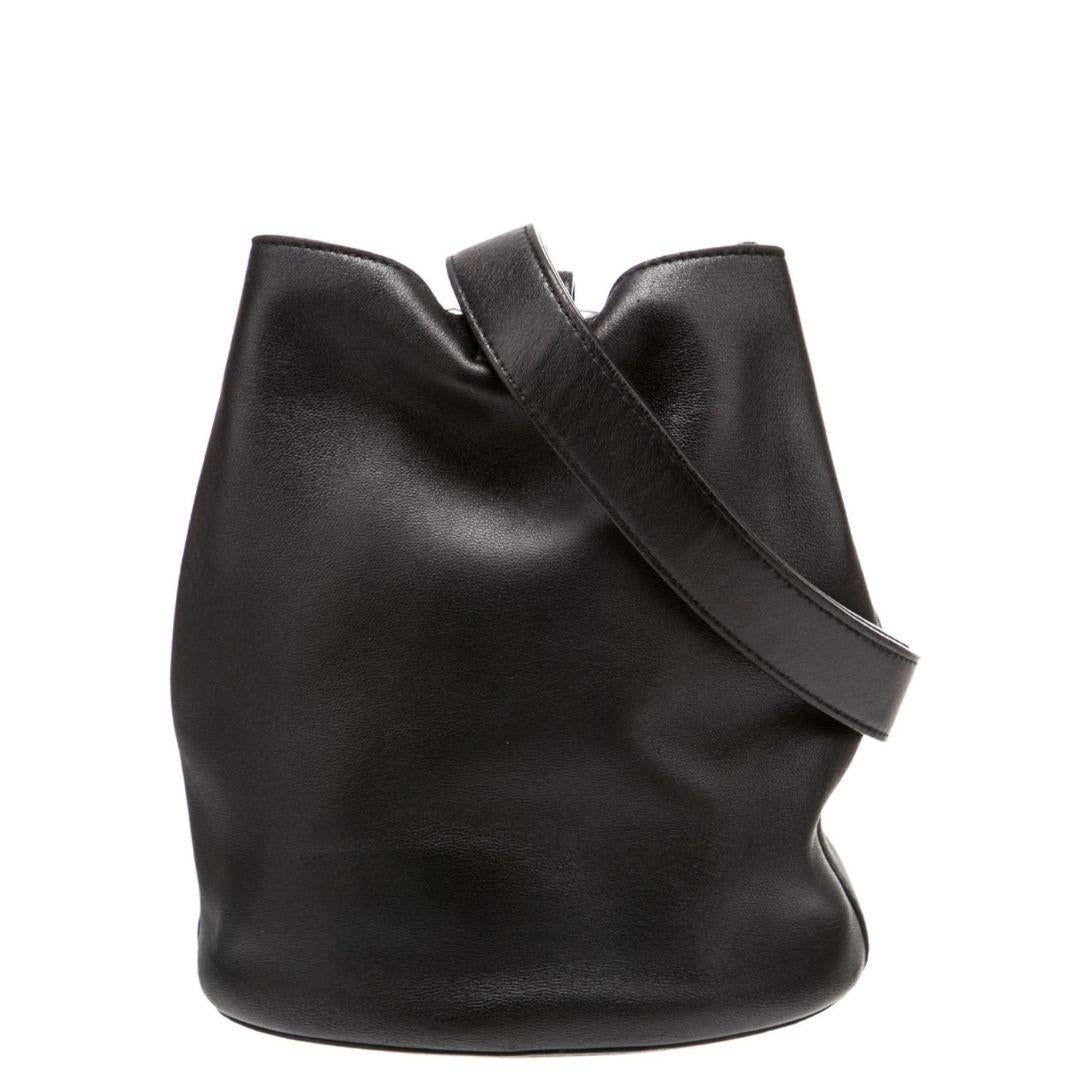 Bottega Veneta Black Leather Ring Bucket Bag In Excellent Condition For Sale In Atlanta, GA