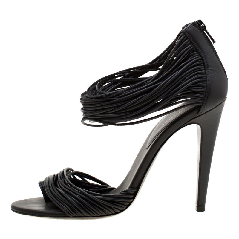 Bottega Veneta Black Leather Strappy Sandals Size 40 For Sale at 1stDibs