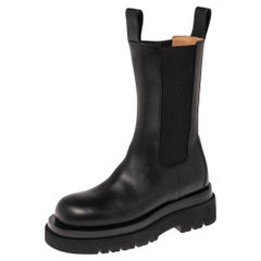 Schwarze Lederstiefel aus mittlerem Kalbsleder von Bottega Veneta Größe 34