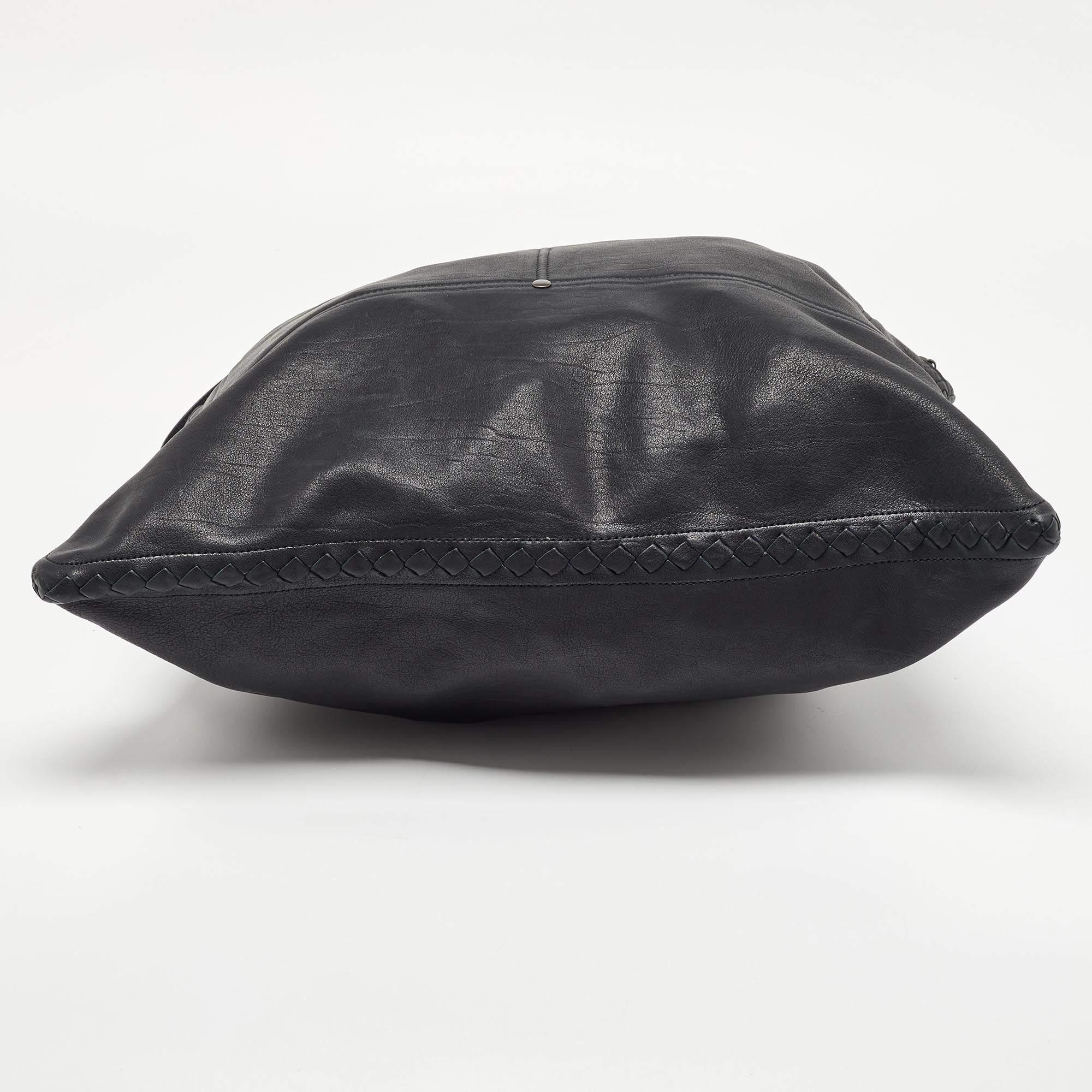 Bottega Veneta Black Leather Tote For Sale 4