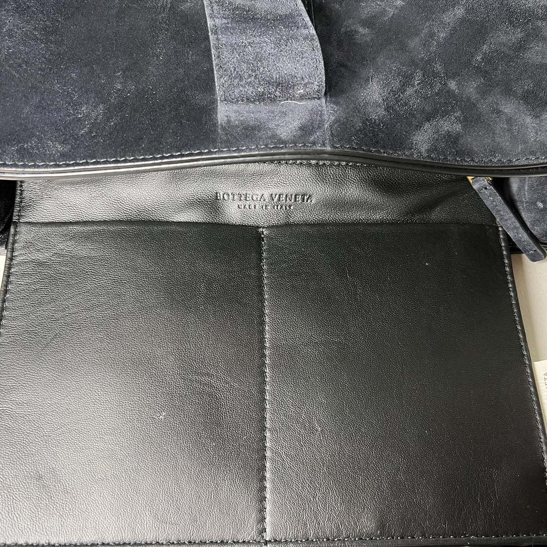 Bottega Veneta Bolso de piel de ante negro Marie en venta 3