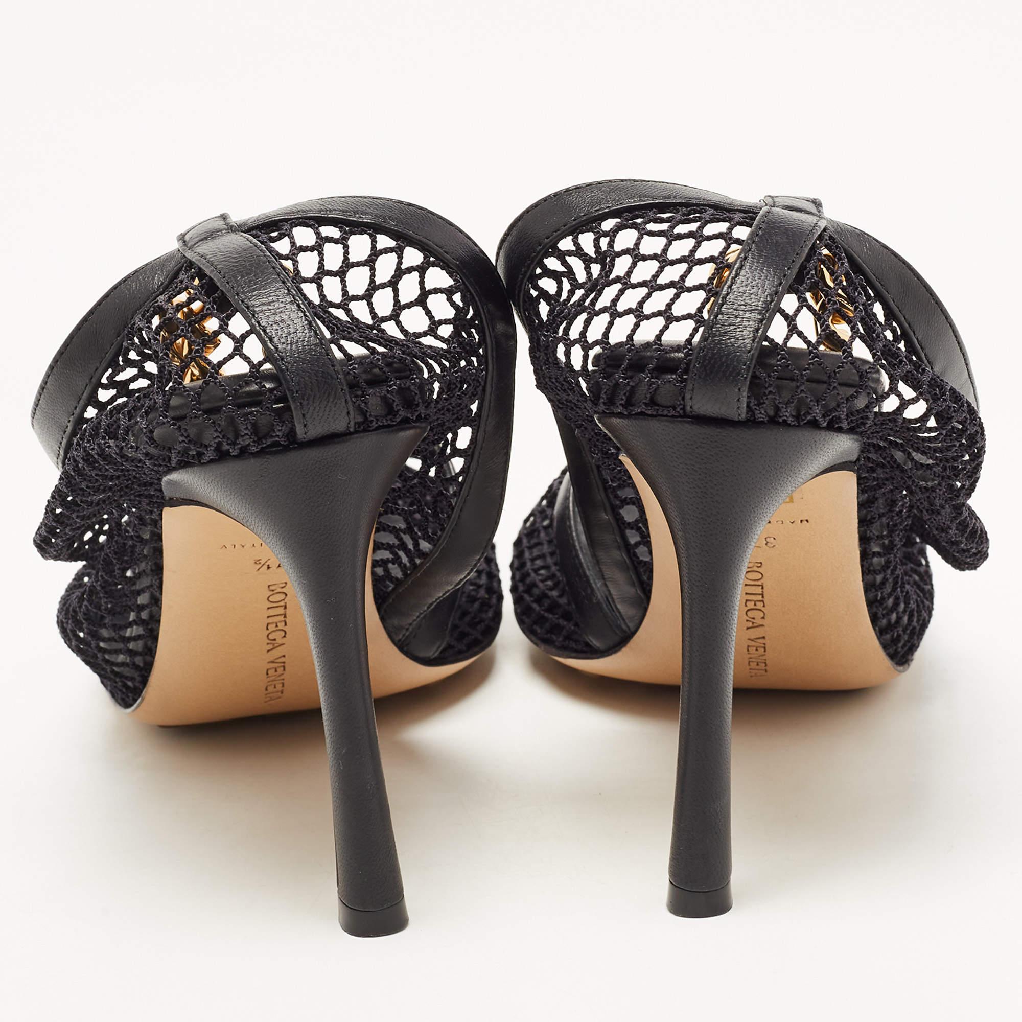 Bottega Veneta Black Mesh and Leather Chunky Chain Ankle Strap Sandals Size 37.5 In New Condition In Dubai, Al Qouz 2