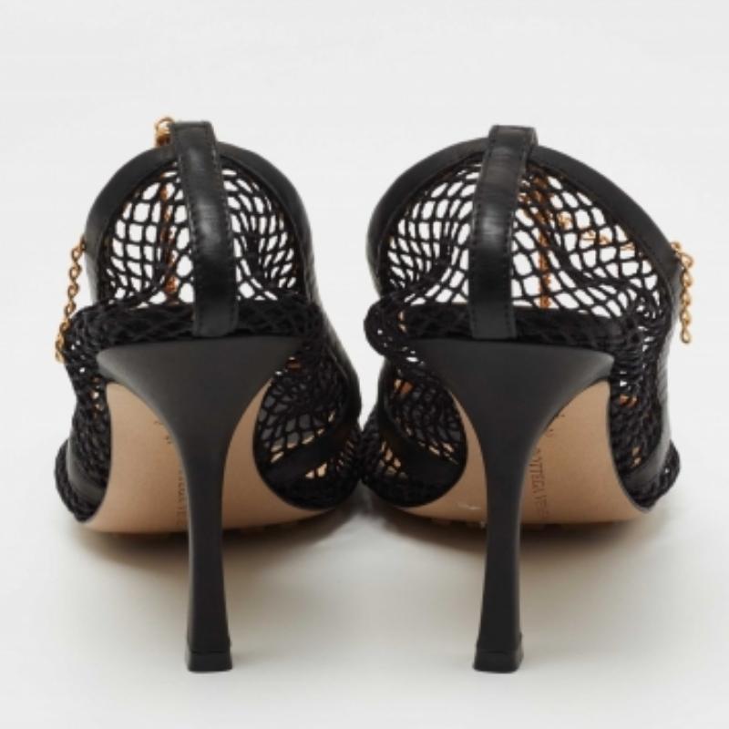 Donna Bottega Veneta Pumps in maglia nera elasticizzata misura 38,5 in vendita