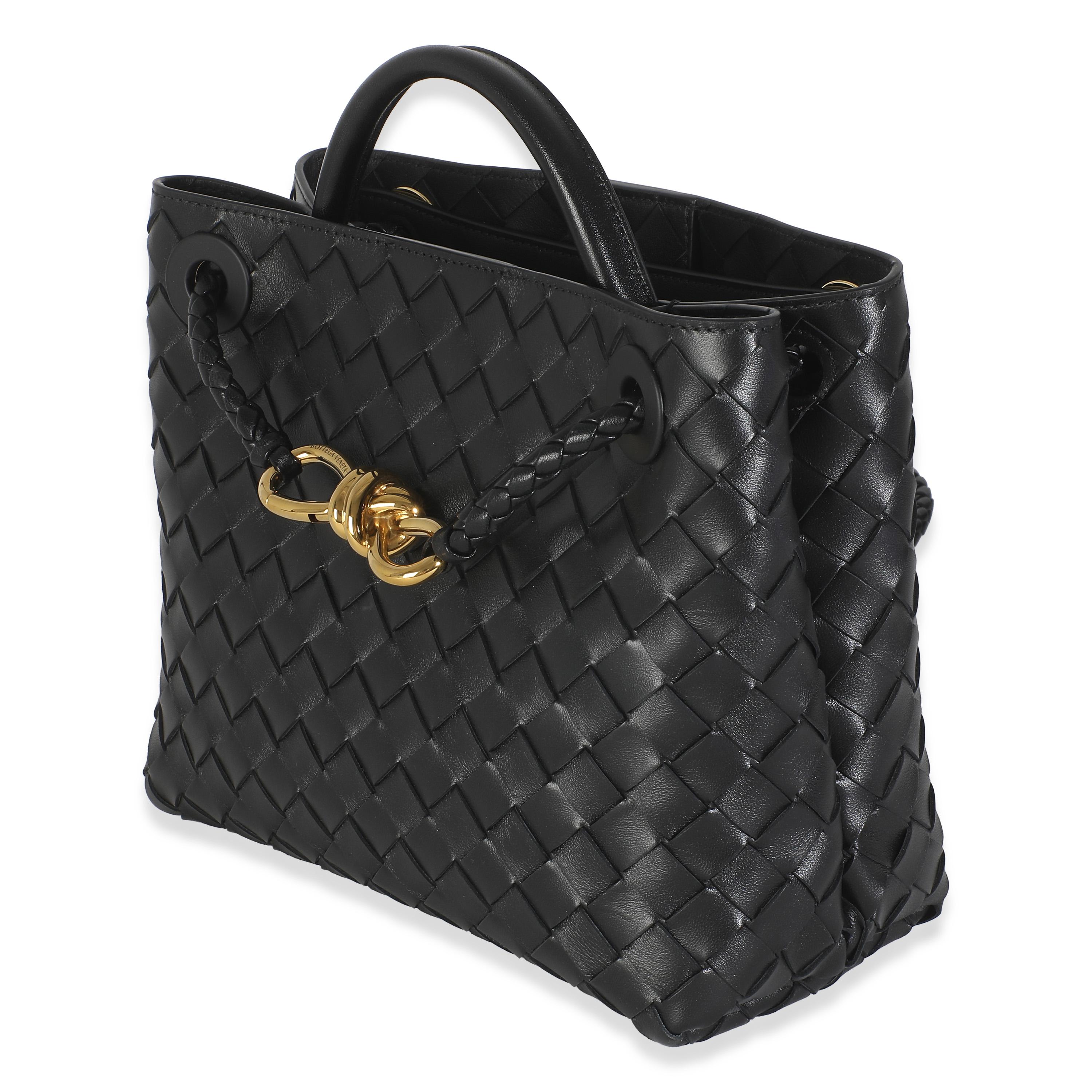 Bottega Veneta Black Nappa Intrecciato Small Andiamo Bag In Excellent Condition For Sale In New York, NY