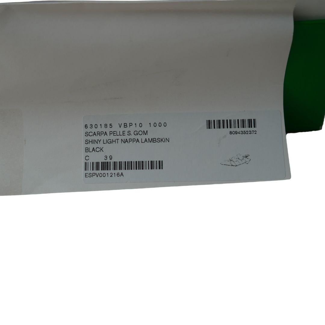 Noir Bottega Veneta - Sandales à lanières en cuir nappa noir 39 en vente