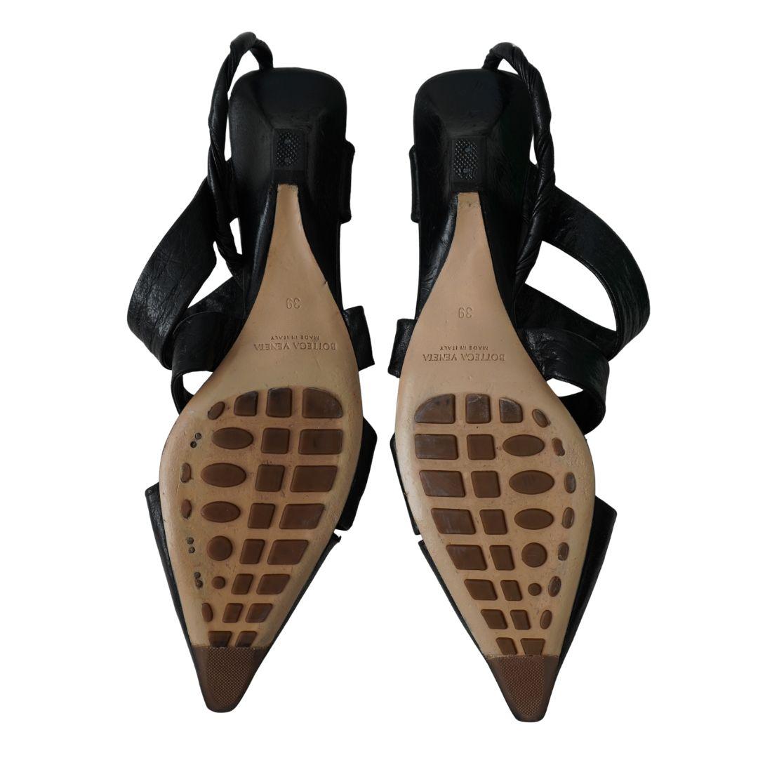 Bottega Veneta - Sandales à lanières en cuir nappa noir 39 en vente 3