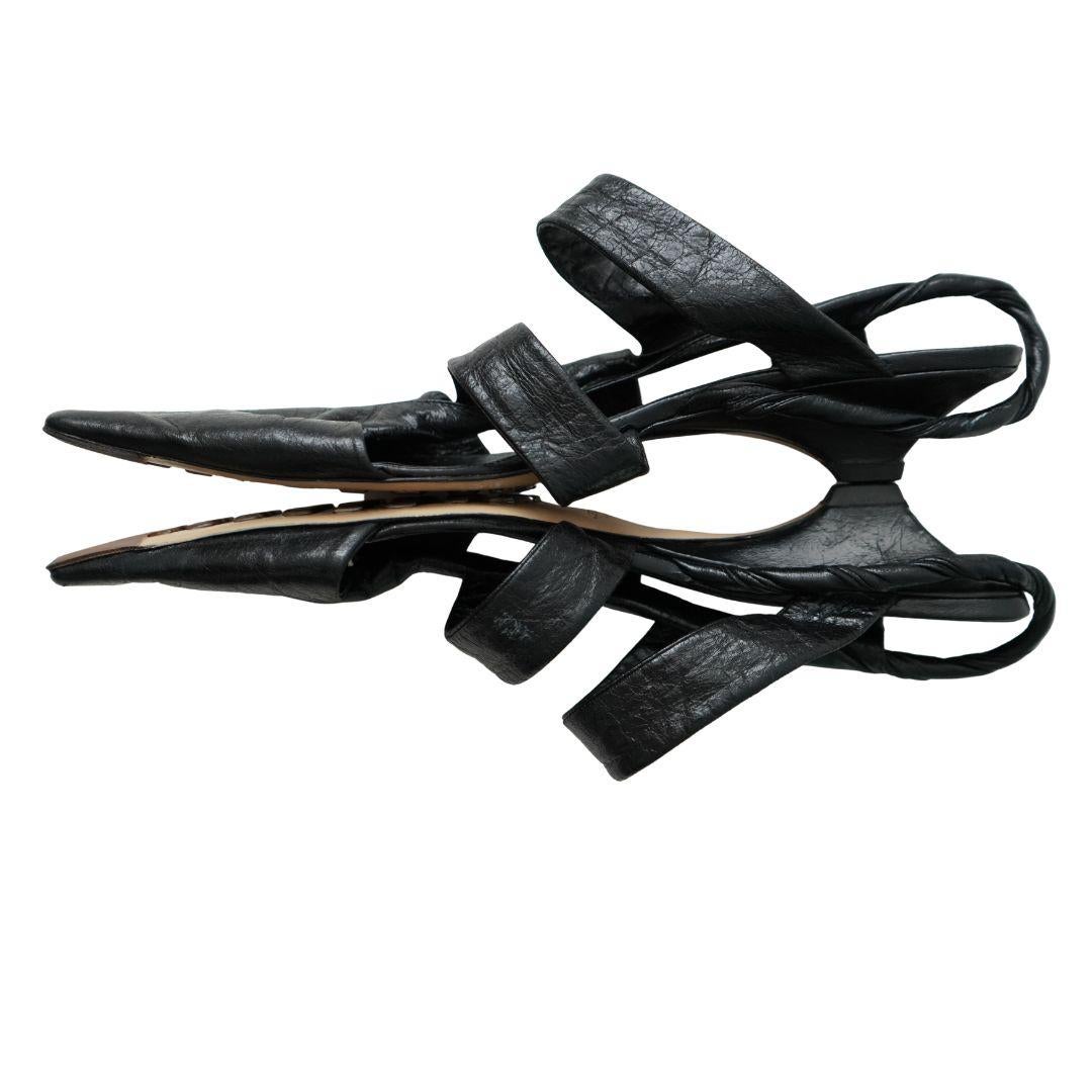Bottega Veneta - Sandales à lanières en cuir nappa noir 39 en vente 4