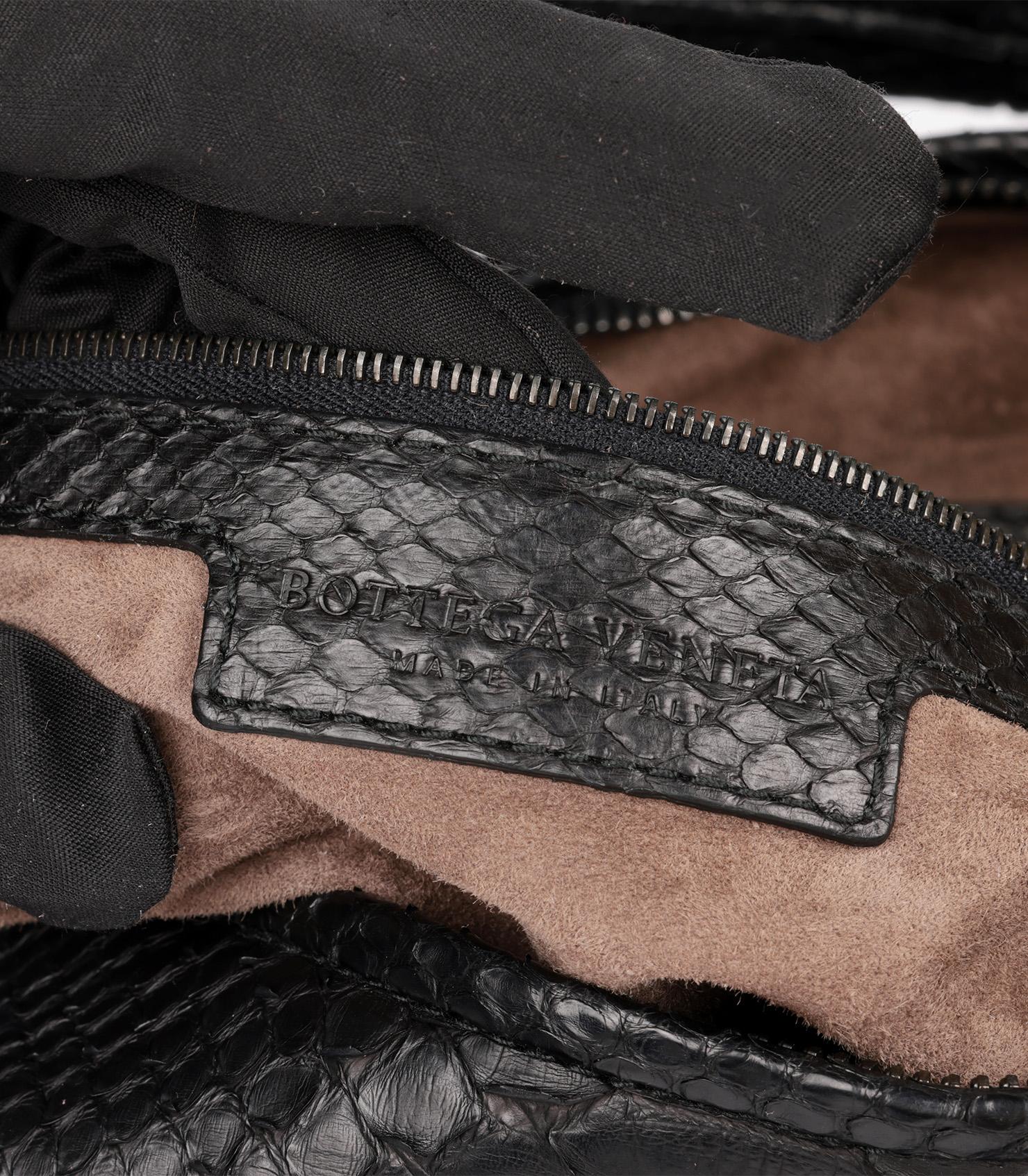 da uomo o donna Bottega Veneta Black Python Belly Croquet Hobo Shoulder Bag in vendita