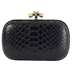 BOTTEGA VENETA schwarze PYTHON SMALL KNOT Clutch Bag