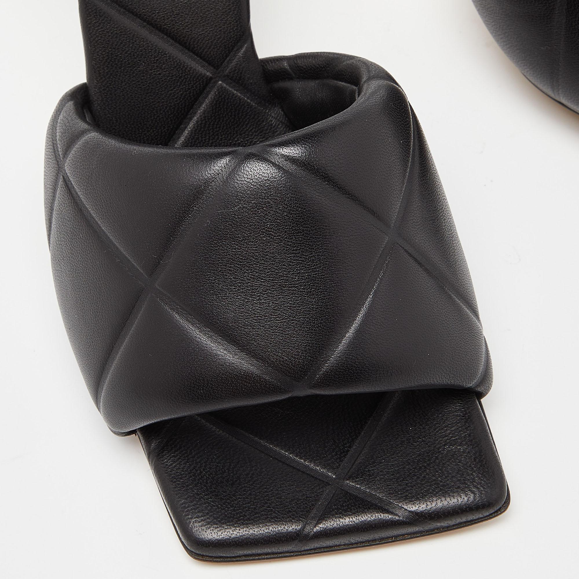 Bottega Veneta Black Quilted Leather Lido Slide Sandals Size 38 For Sale 1