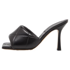 Schwarze gesteppte Lido- Slide-Sandalen aus Leder von Bottega Veneta Größe 38