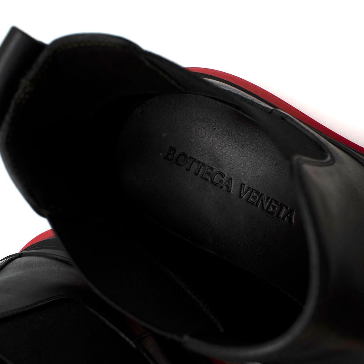 Bottega Veneta Black & Red Leather Tire Boots - Us size 9 In Excellent Condition For Sale In London, GB