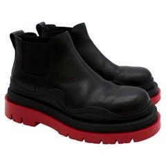 Schwarze & rote Lederstiefel von Bottega Veneta mit Lochmuster - Us Größe 9