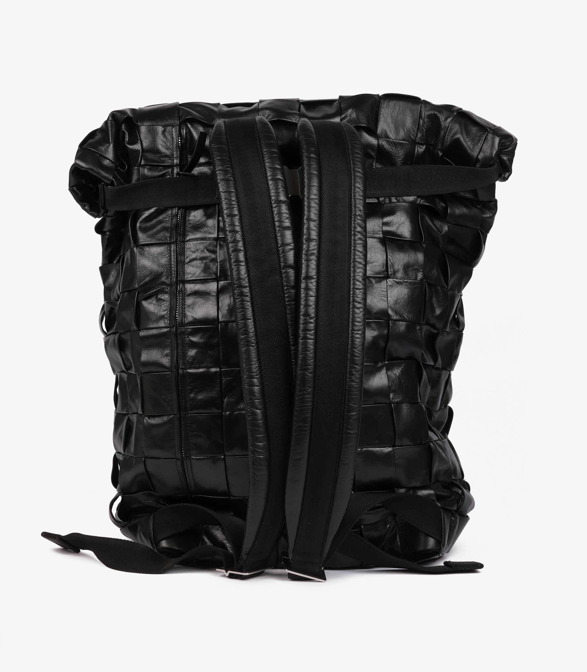 Femenino o masculino Bottega Veneta Maxi Envejecido Negro Brillante Intrecciato Piel de Becerro Tejida Roll Top en venta