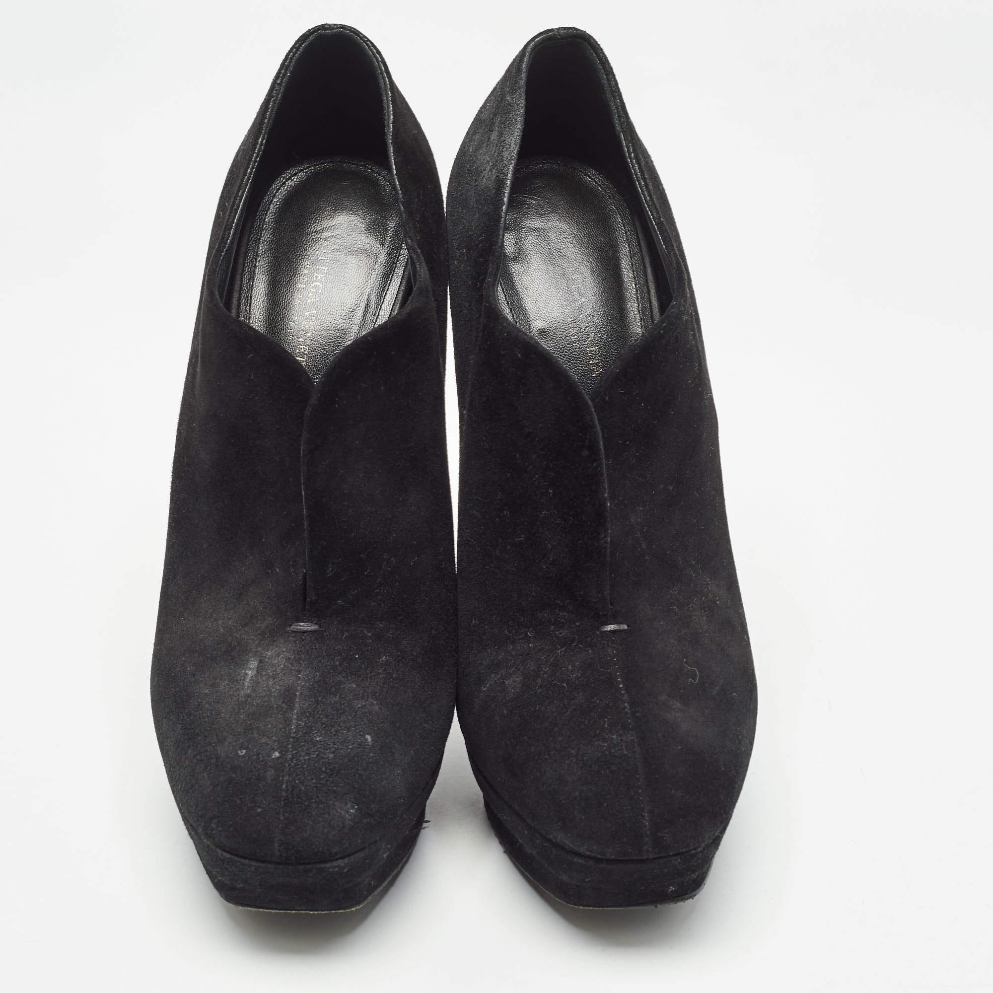 Bottega Veneta Nero Stivaletti con plateau in pelle scamosciata misura 38,5 In condizioni discrete in vendita a Dubai, Al Qouz 2