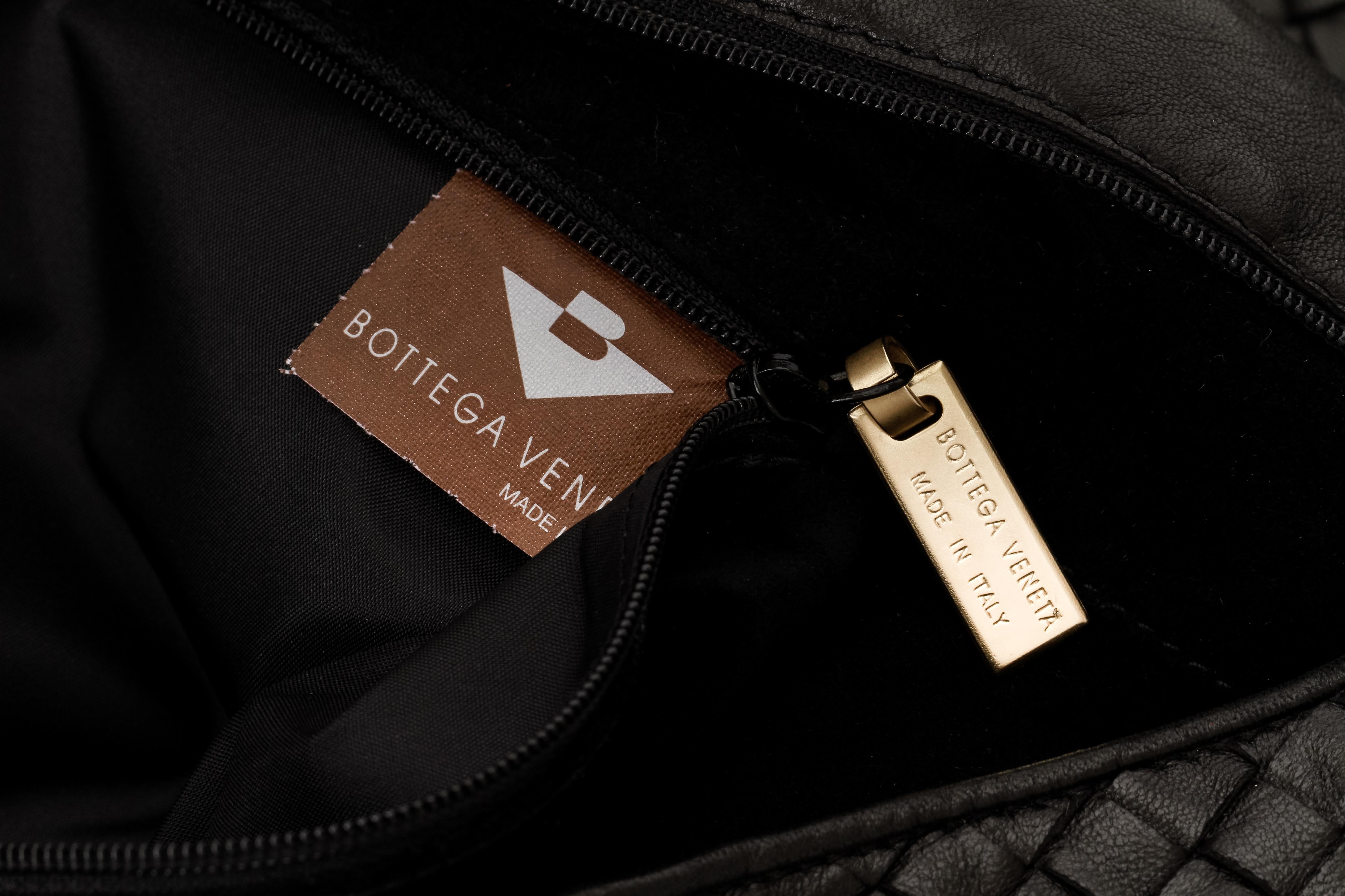 Bottega Veneta Borsa nera unisex in pelle Intrecciato XXL 3